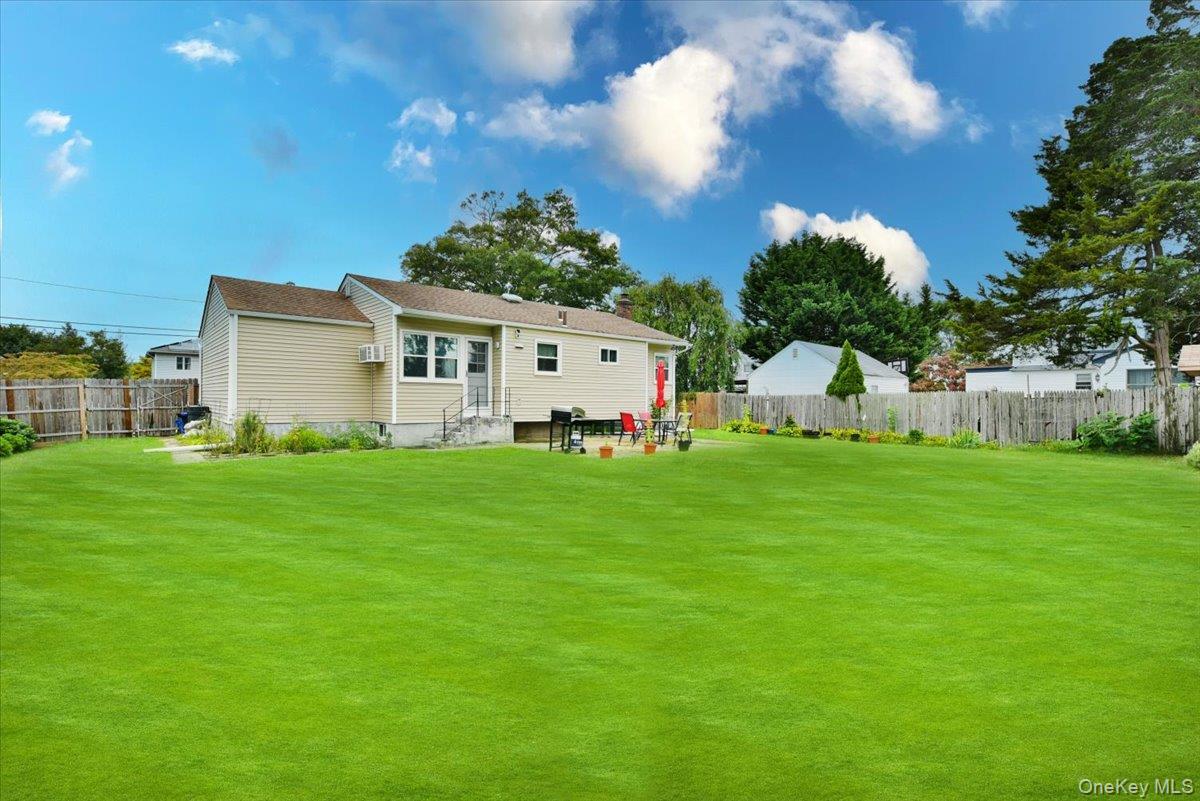 Single Family Jenkins Avenue  Suffolk County, NY 11703, MLS-1042906-25