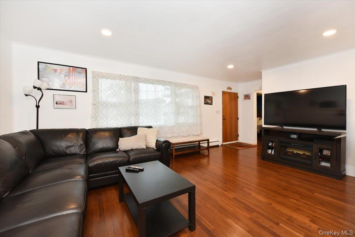 Single Family Jenkins Avenue  Suffolk County, NY 11703, MLS-1042906-5