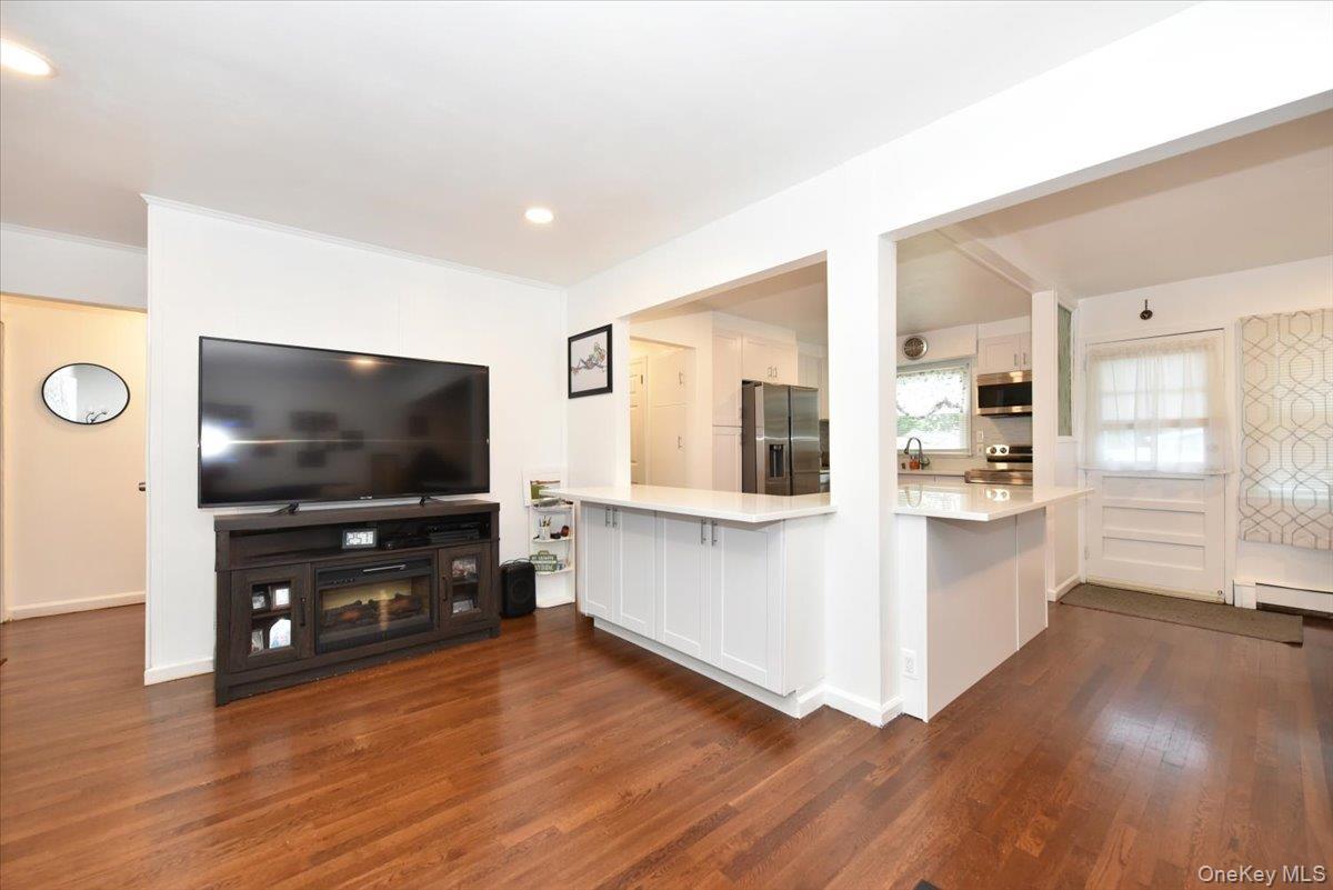Single Family Jenkins Avenue  Suffolk County, NY 11703, MLS-1042906-7