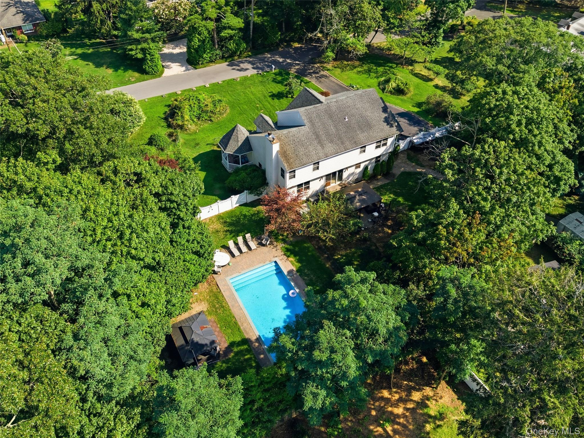 Single Family Melrose Parkway Suffolk County, NY 11772, MLS-1042925-30
