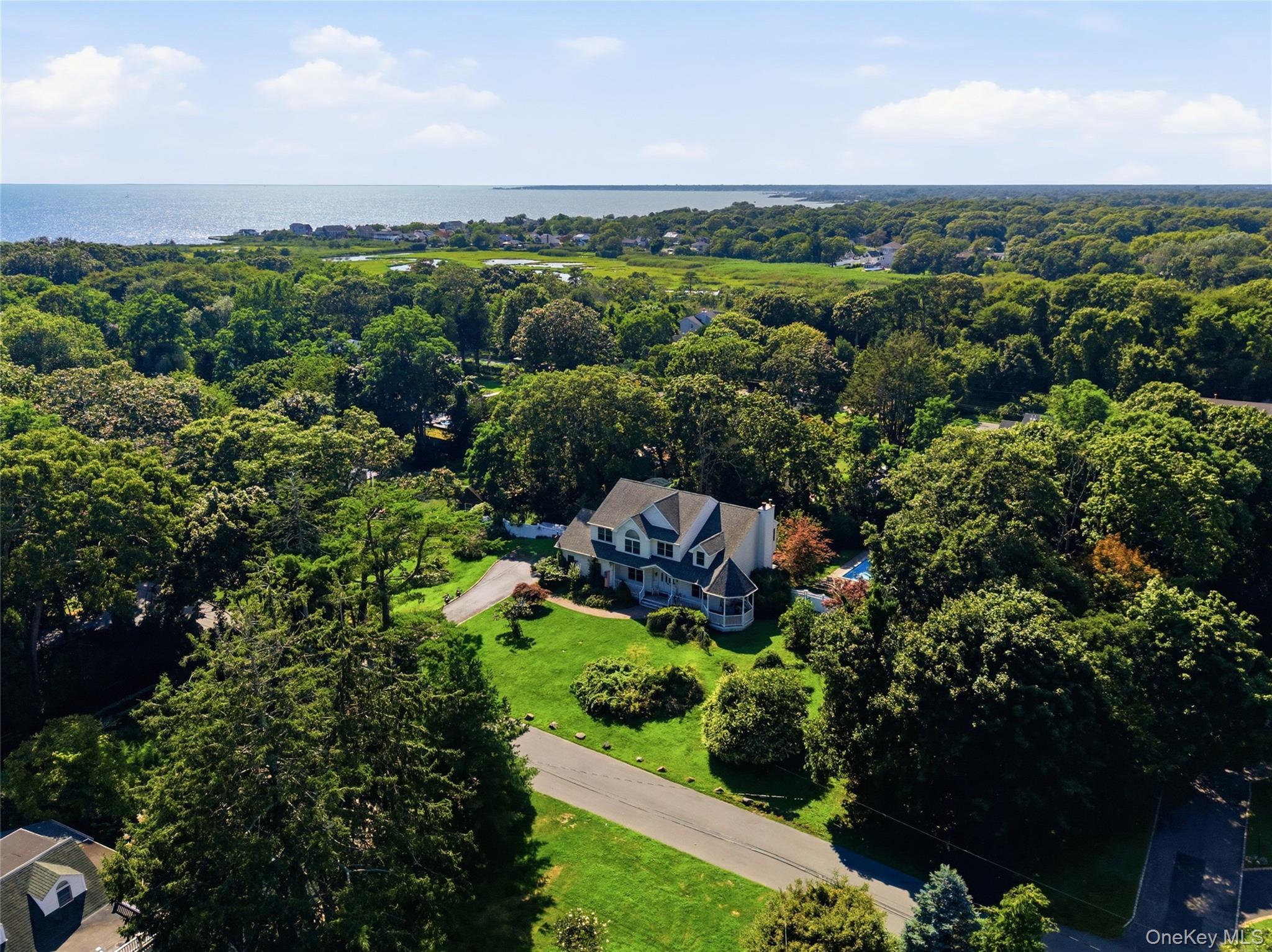 Single Family Melrose Parkway Suffolk County, NY 11772, MLS-1042925-32