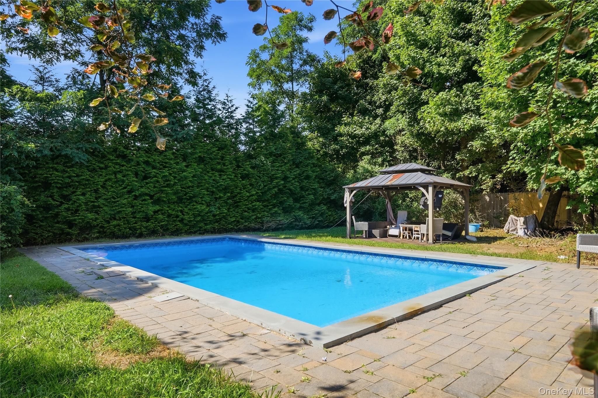 Single Family Melrose Parkway Suffolk County, NY 11772, MLS-1042925-34