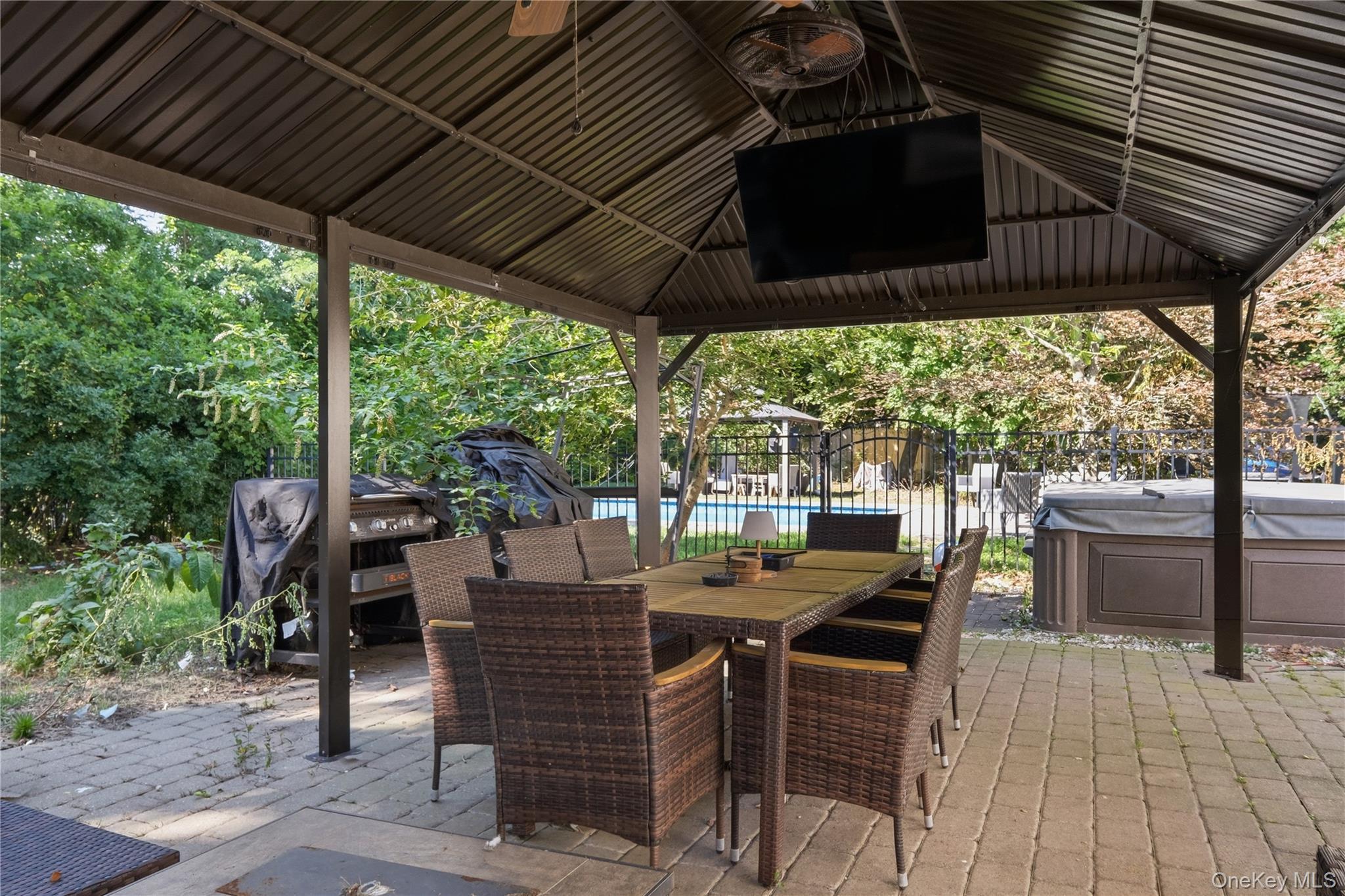 Single Family Melrose Parkway Suffolk County, NY 11772, MLS-1042925-35