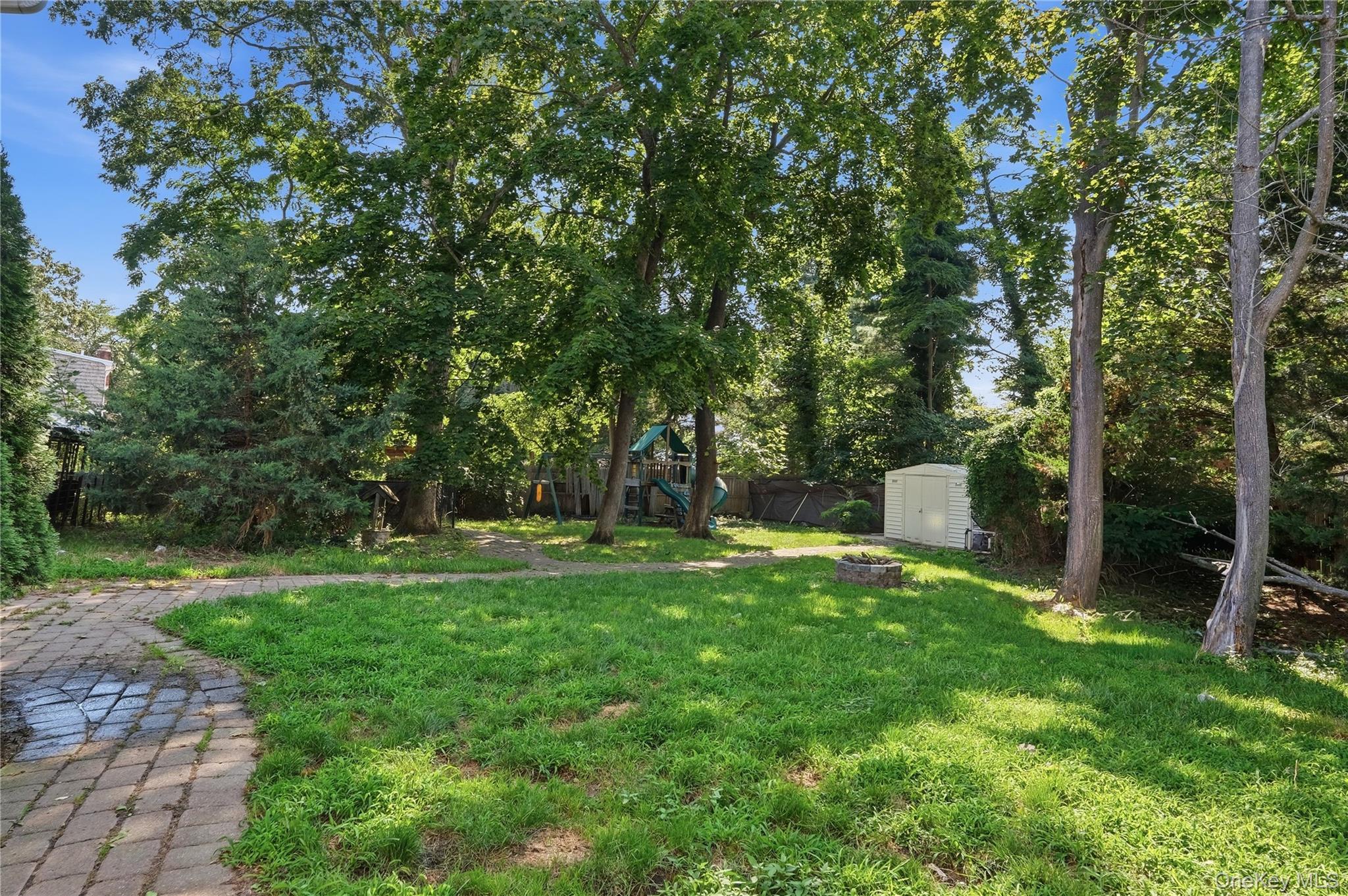 Single Family Melrose Parkway Suffolk County, NY 11772, MLS-1042925-36