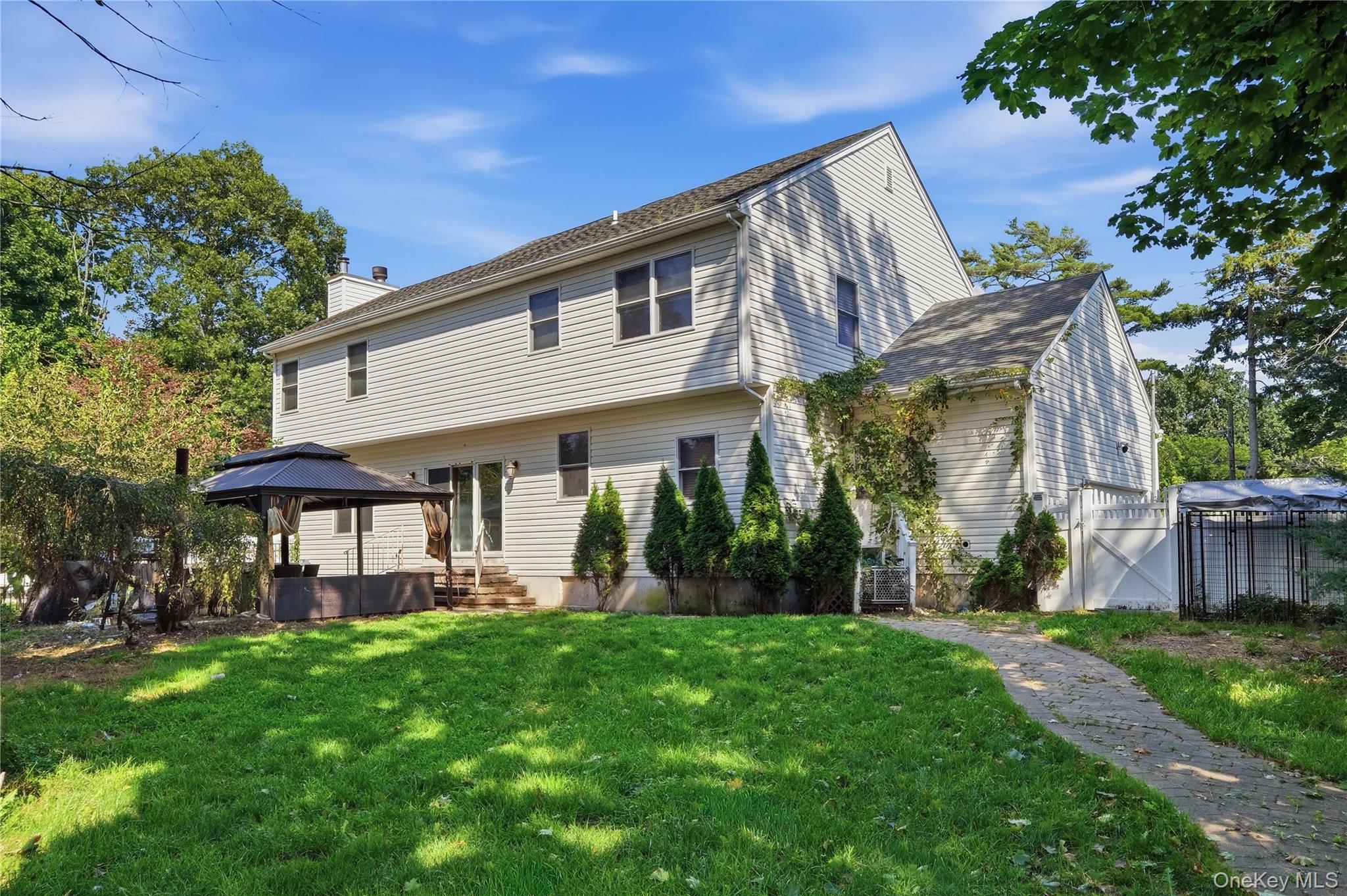 Single Family Melrose Parkway Suffolk County, NY 11772, MLS-1042925-37