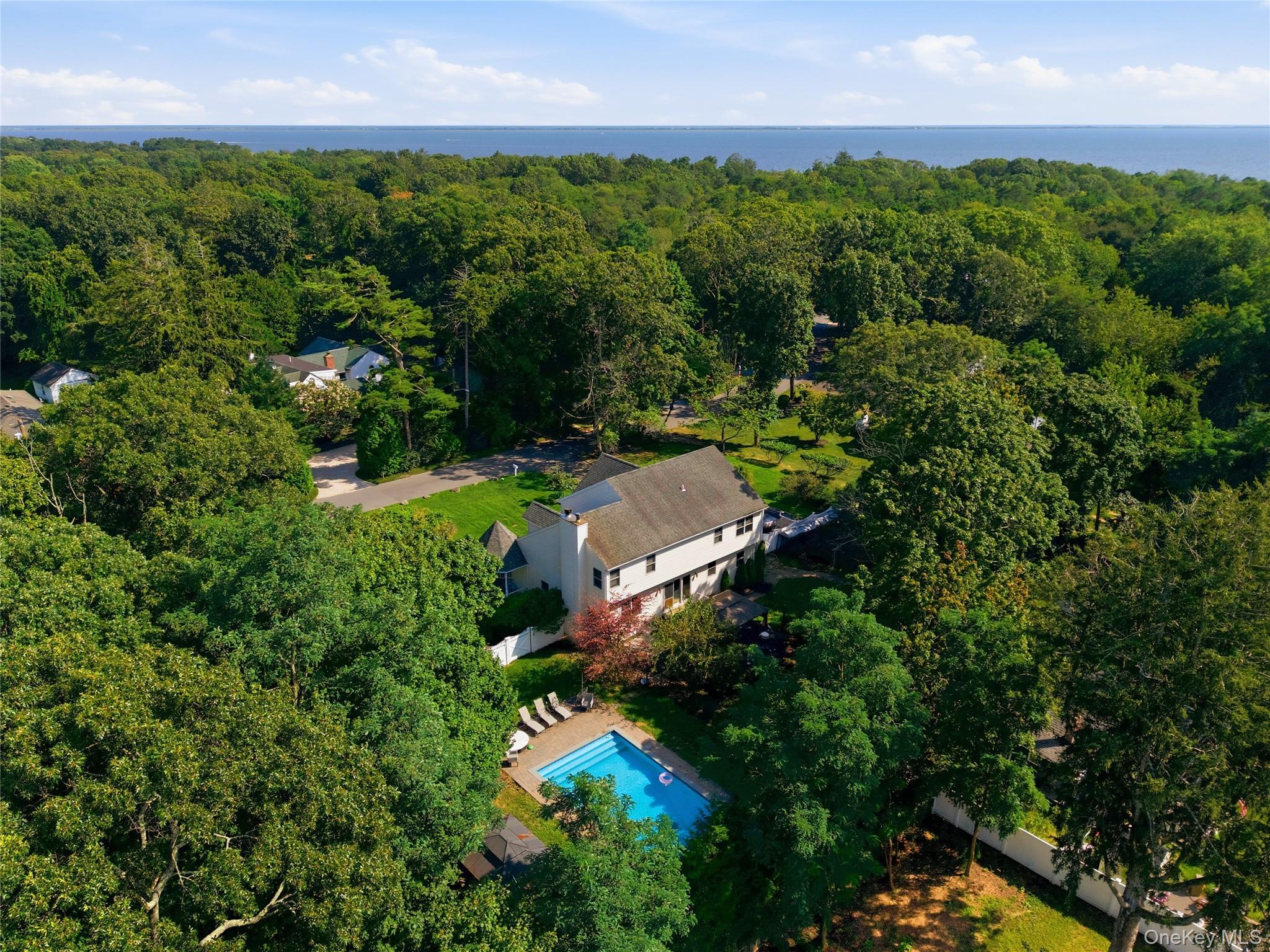 Single Family Melrose Parkway Suffolk County, NY 11772, MLS-1042925-39