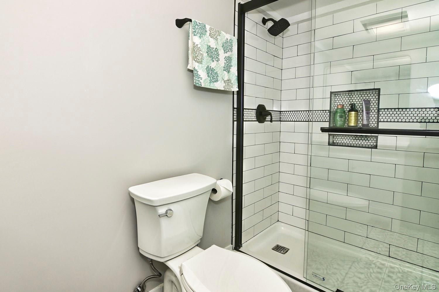 Single Family Kathy Street Suffolk County, NY 11946, MLS-1042932-25