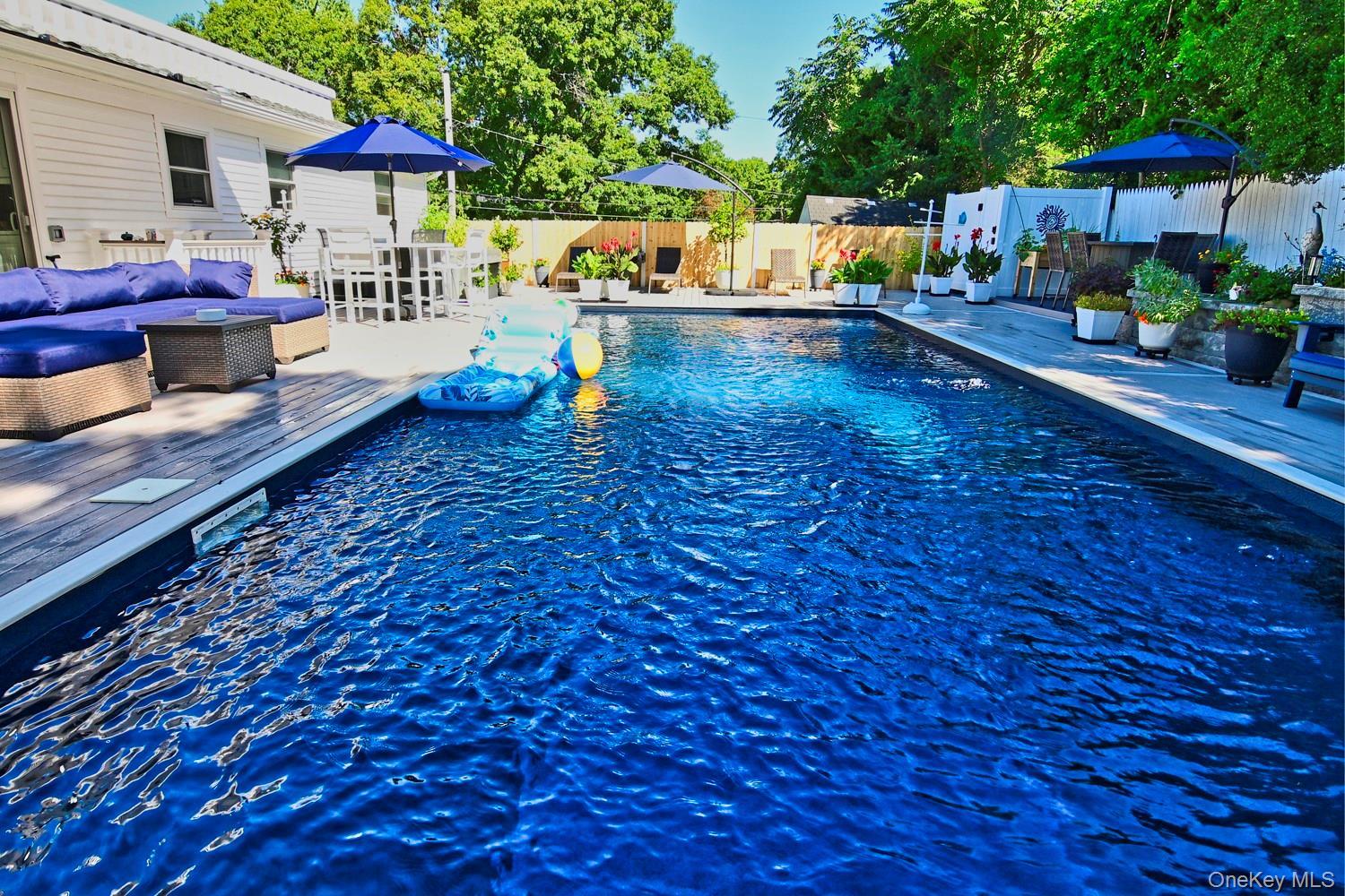 Single Family Kathy Street Suffolk County, NY 11946, MLS-1042932-32