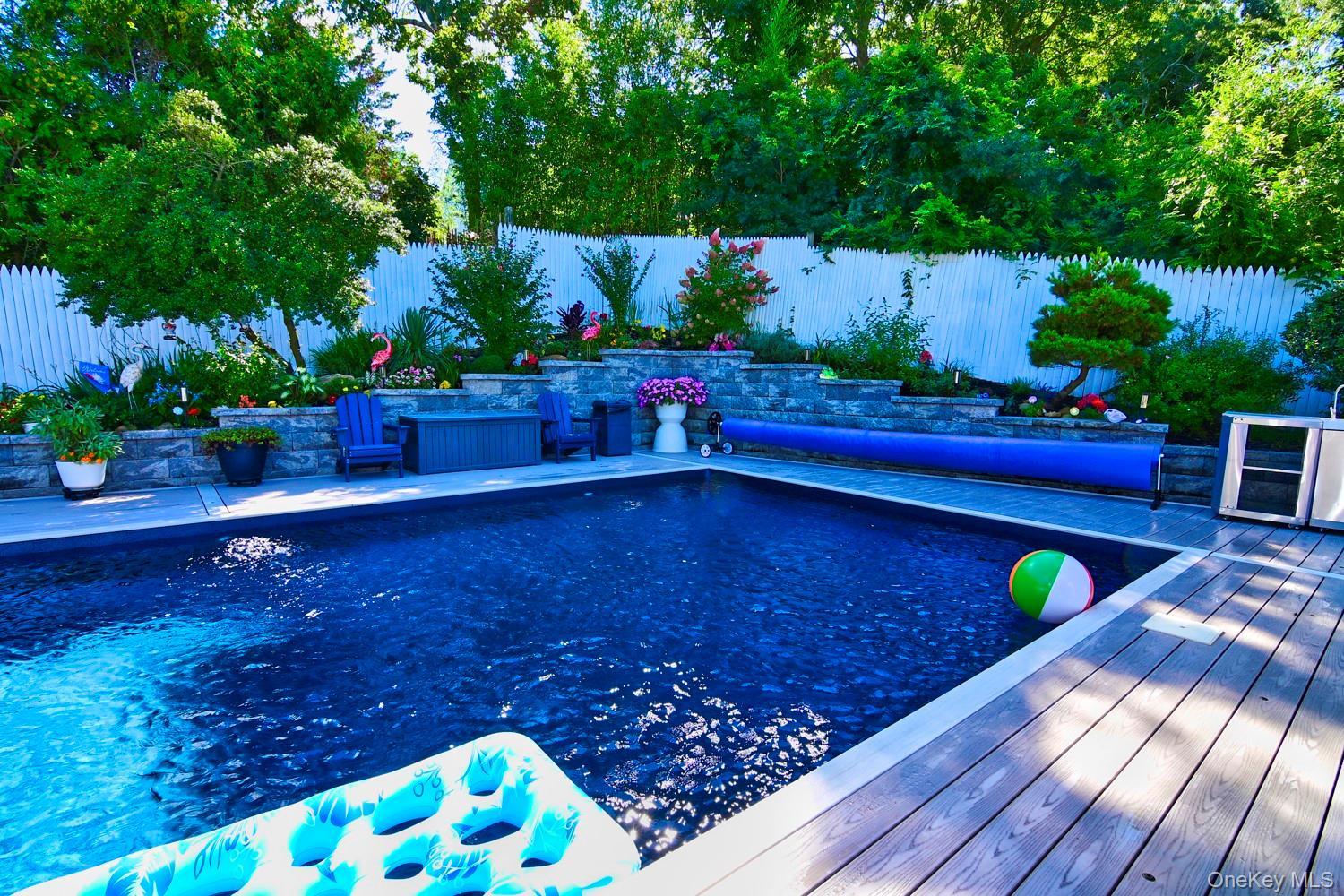 Single Family Kathy Street Suffolk County, NY 11946, MLS-1042932-35