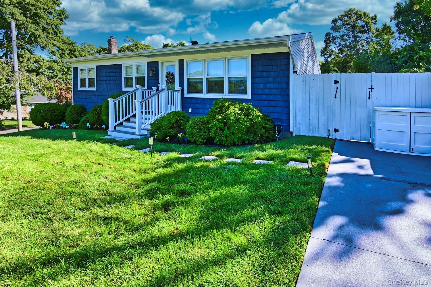 Single Family Kathy Street Suffolk County, NY 11946, MLS-1042932-4