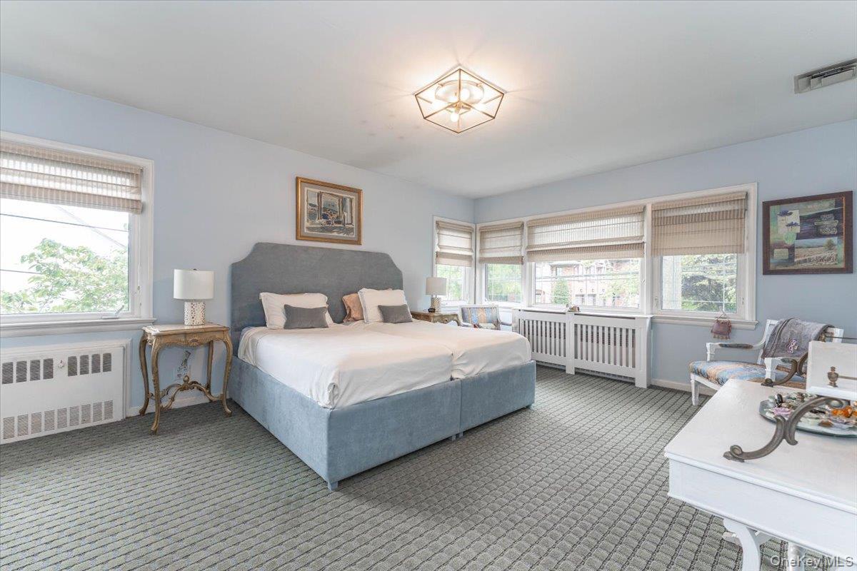 Single Family Woodmere Boulevard  Nassau County, NY 11598, MLS-1042971-17