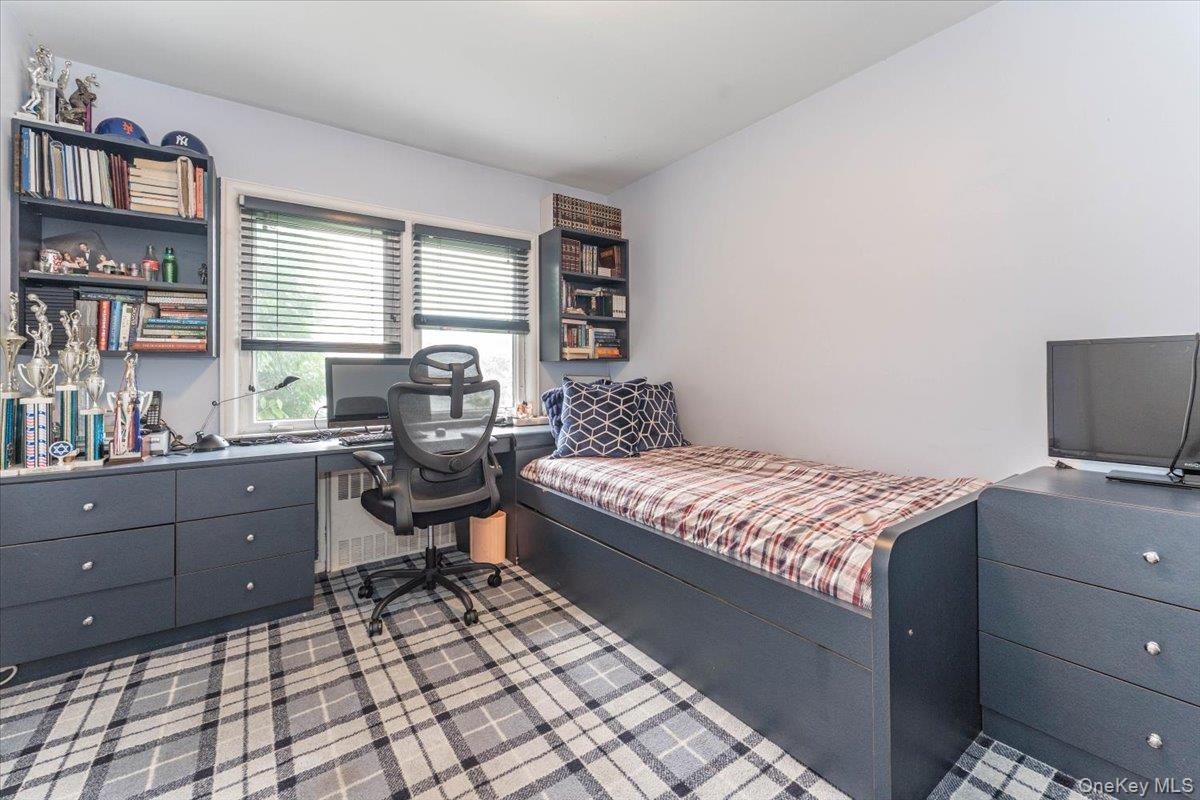 Single Family Woodmere Boulevard  Nassau County, NY 11598, MLS-1042971-20