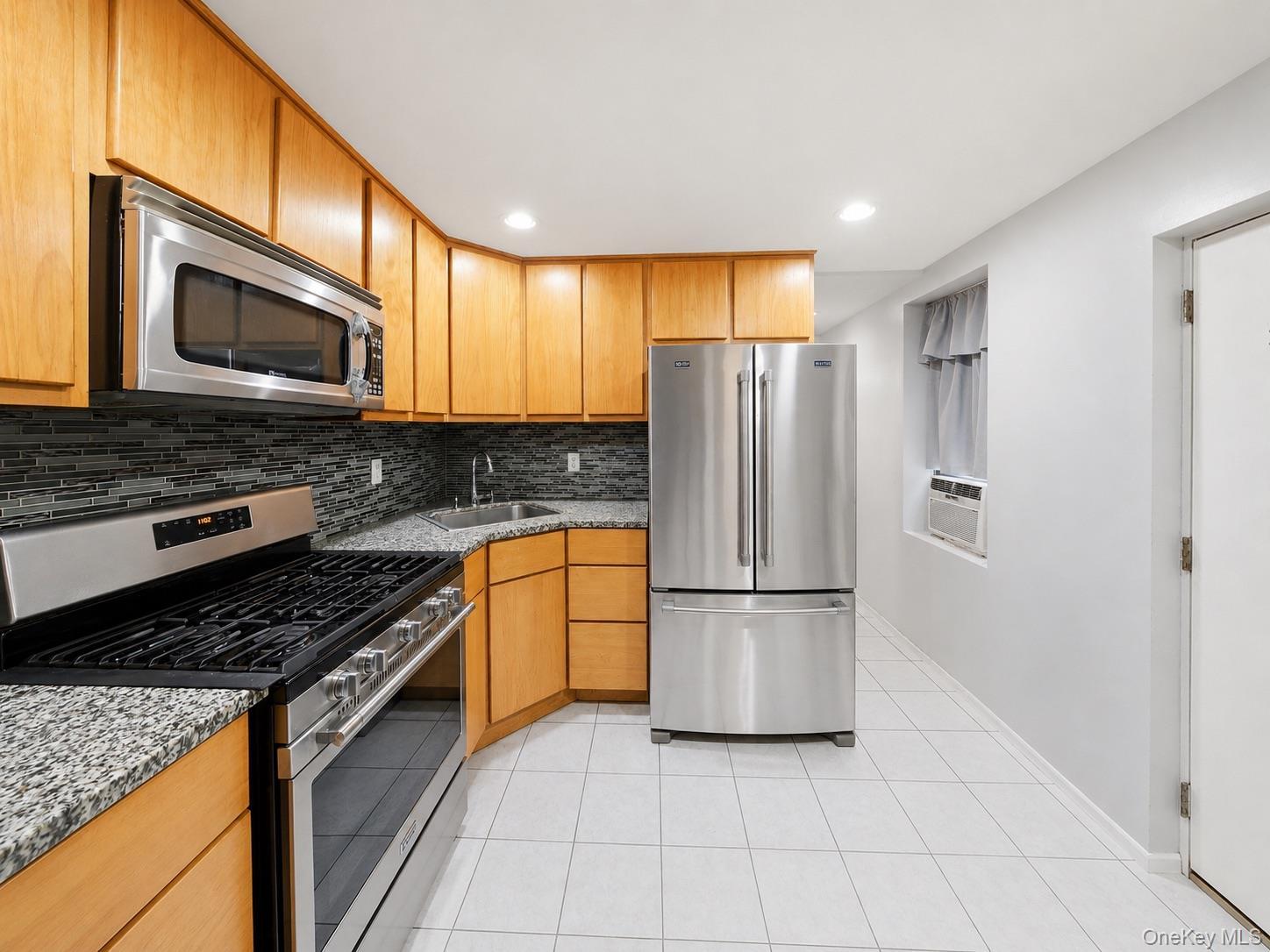 Single Family Brooklyn Avenue Brooklyn, NY 11213, MLS-1042989-16