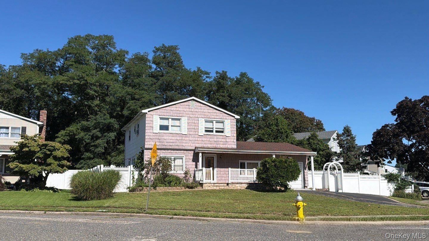 Single Family Sylvia Circle  Suffolk County, NY 11741, MLS-1043004-2
