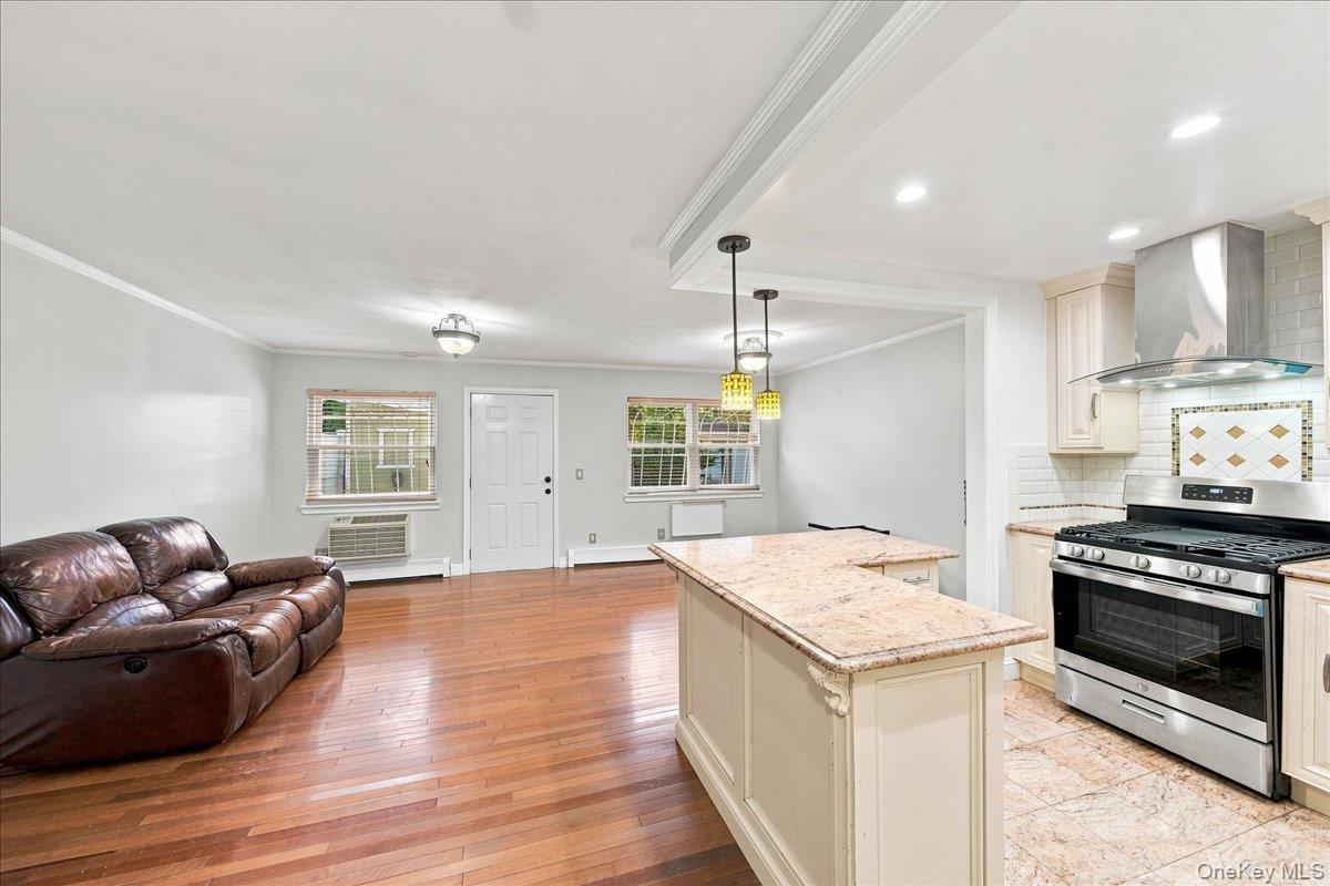 Single Family Stanton Court  Bronx, NY 10473, MLS-1043018-6