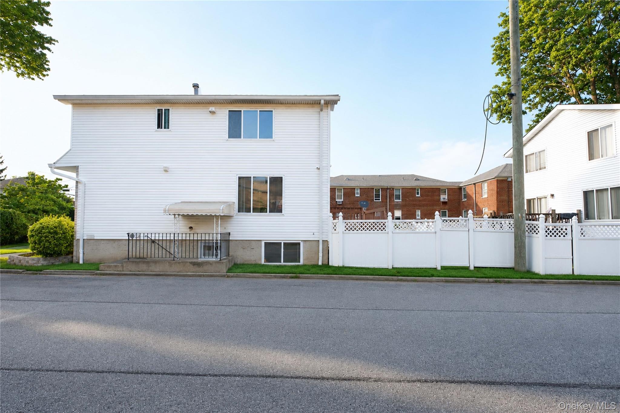 Single Family Rachel Court Staten Island, NY 10310, MLS-1043027-3