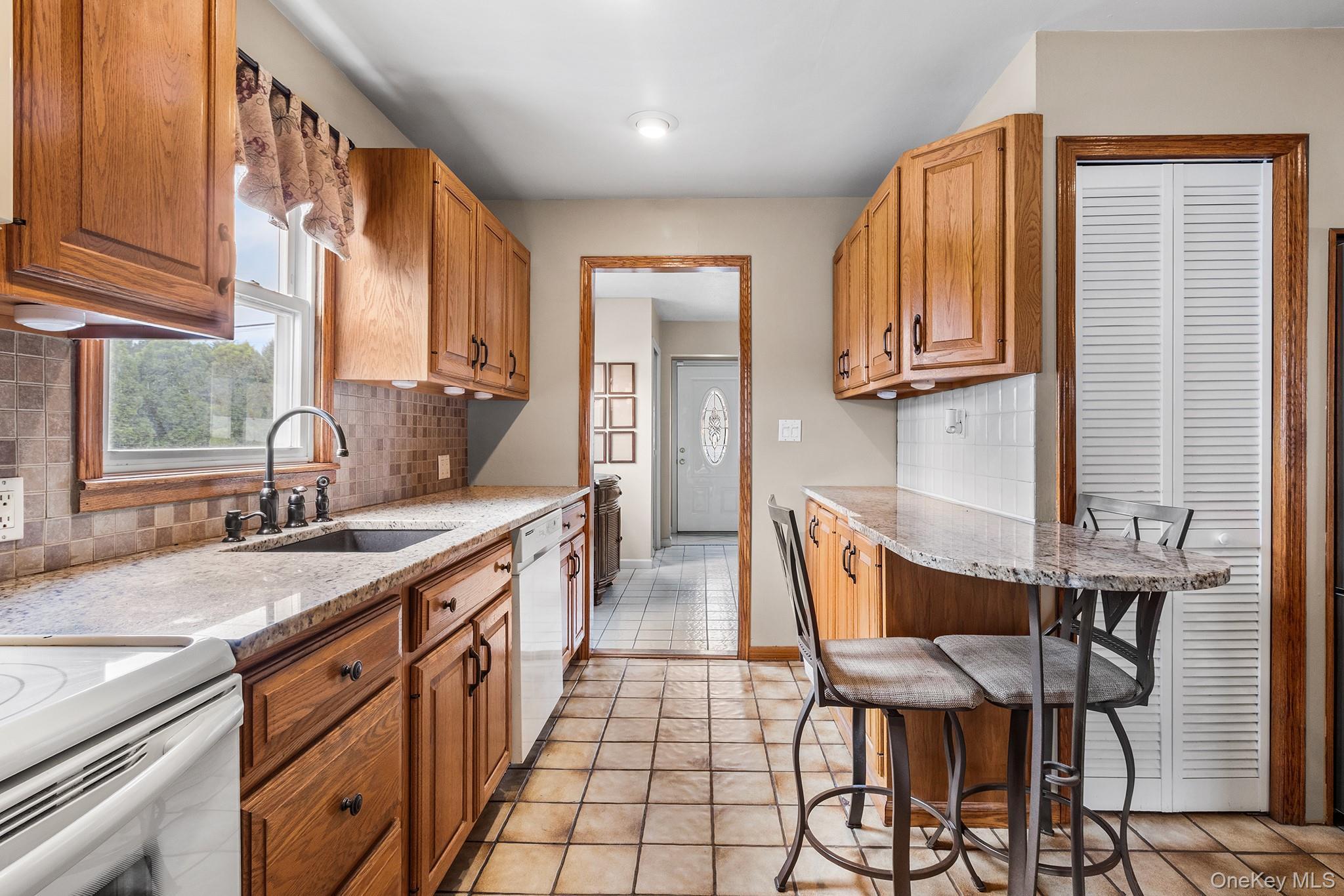 Single Family Stewart Avenue  Nassau County, NY 11714, MLS-1043040-10