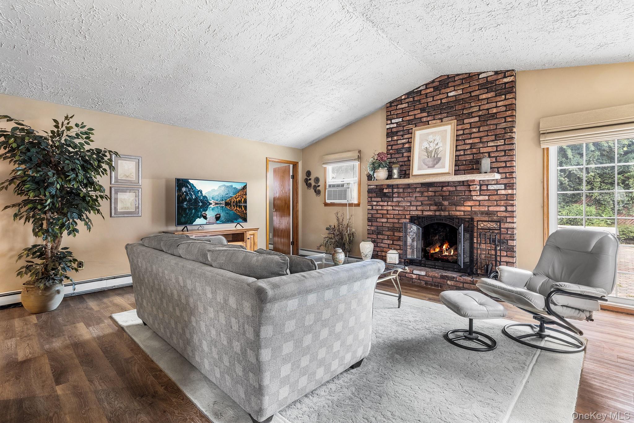 Single Family Stewart Avenue  Nassau County, NY 11714, MLS-1043040-15