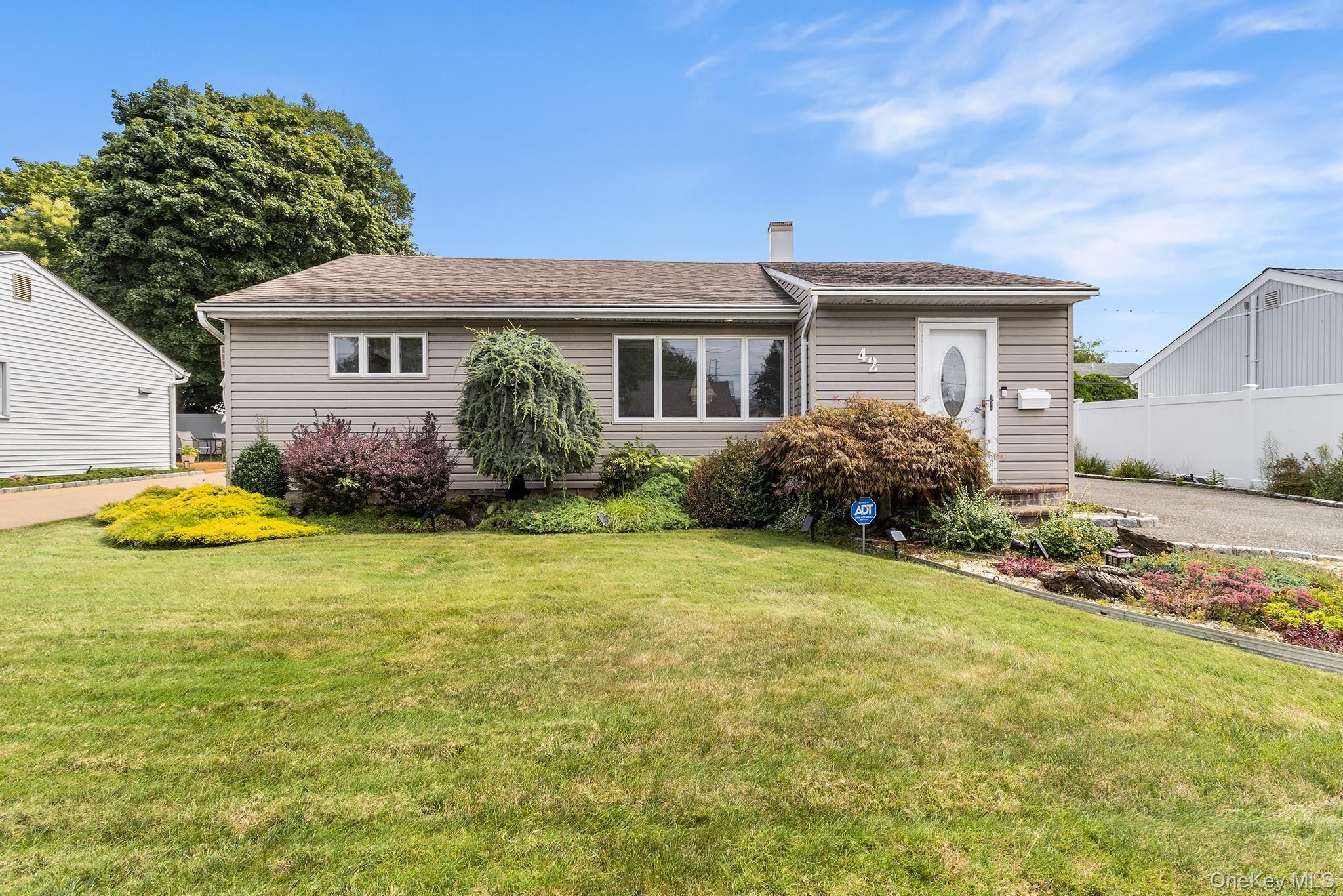 Single Family Stewart Avenue  Nassau County, NY 11714, MLS-1043040-2