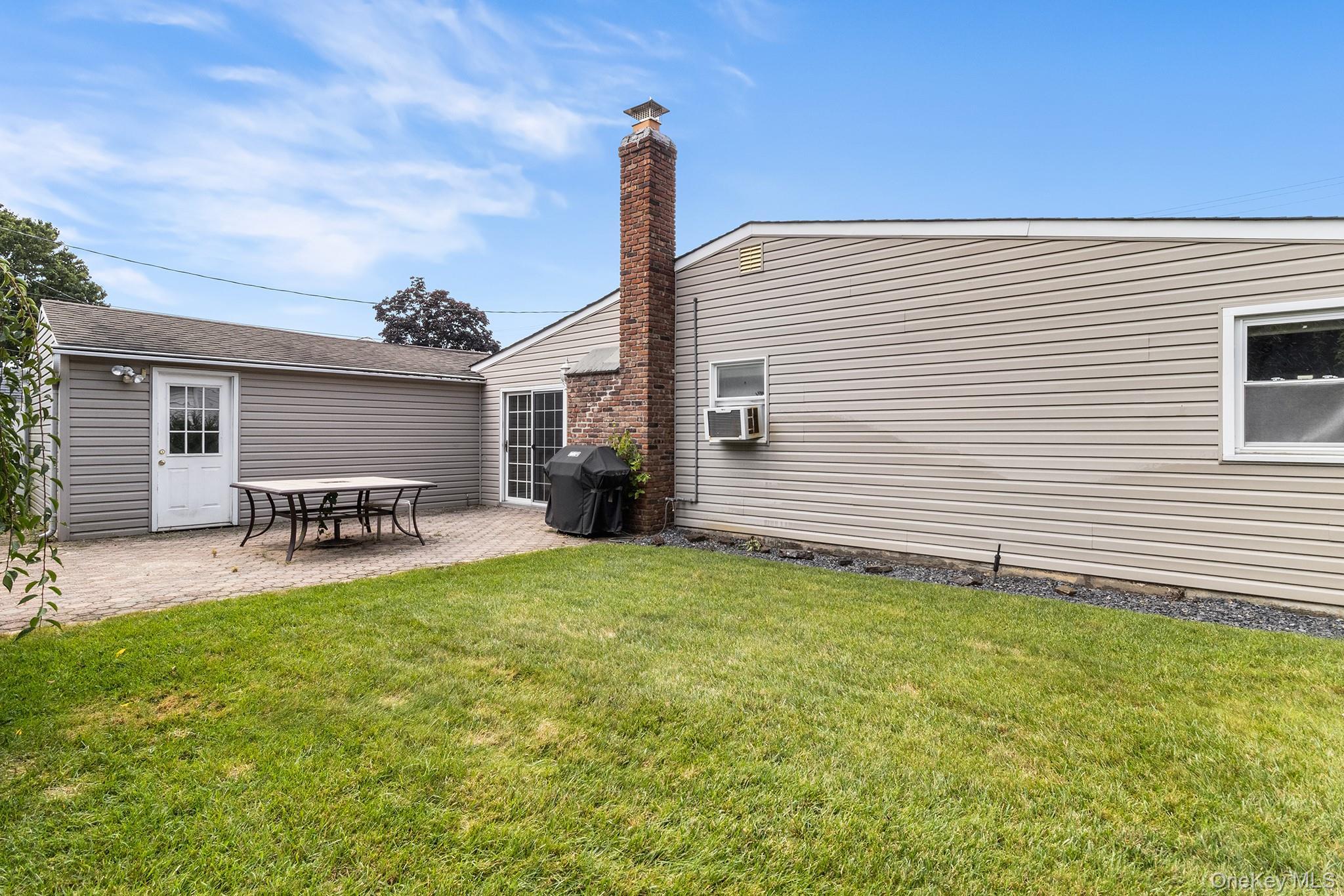 Single Family Stewart Avenue  Nassau County, NY 11714, MLS-1043040-26