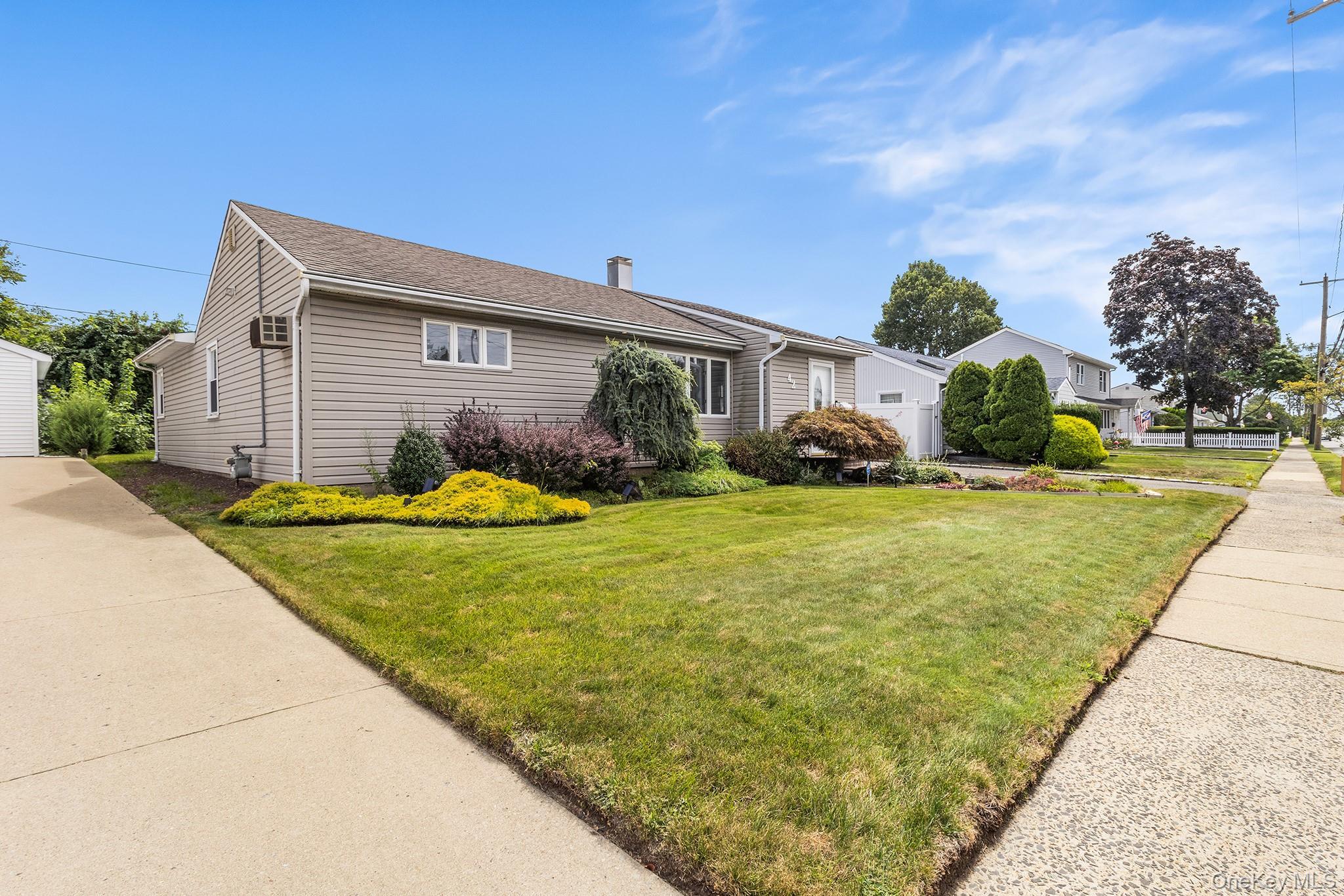 Single Family Stewart Avenue  Nassau County, NY 11714, MLS-1043040-3