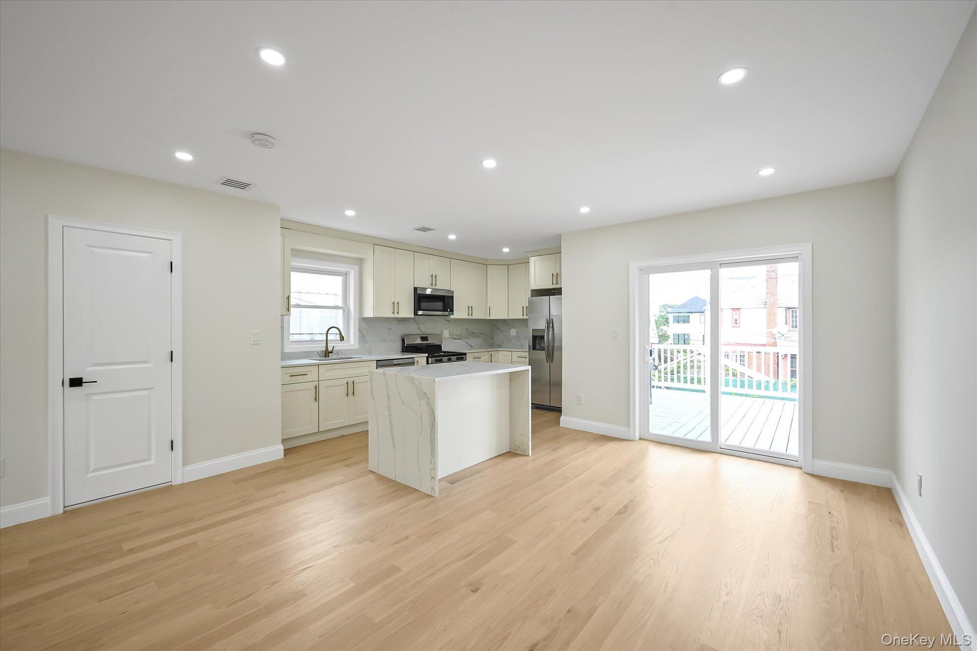 Single Family Hoover Avenue Queens, NY 11435, MLS-1043081-19