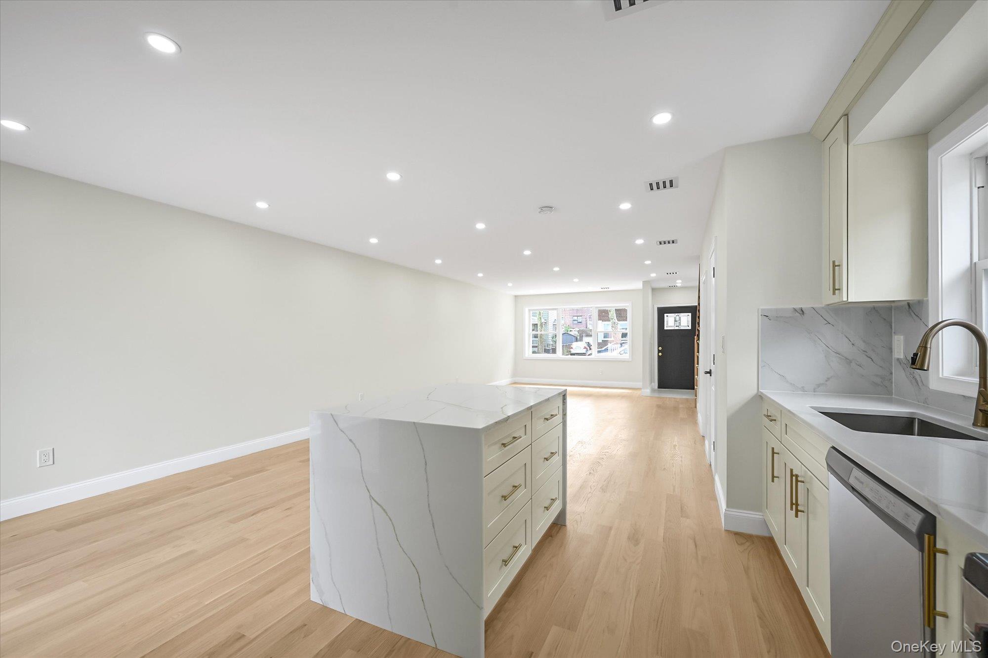 Single Family Hoover Avenue Queens, NY 11435, MLS-1043081-25