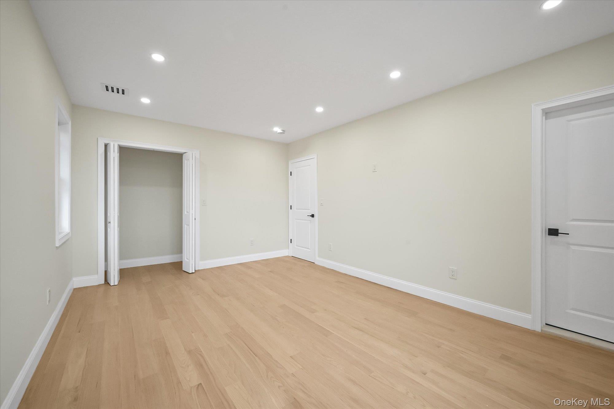 Single Family Hoover Avenue Queens, NY 11435, MLS-1043081-4