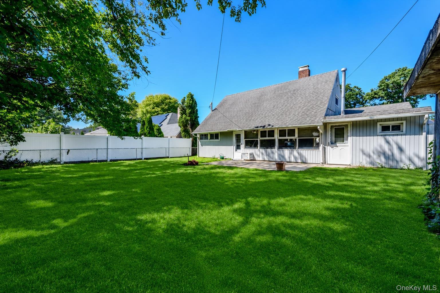 Single Family Twin Lane N  Nassau County, NY 11793, MLS-1043083-19