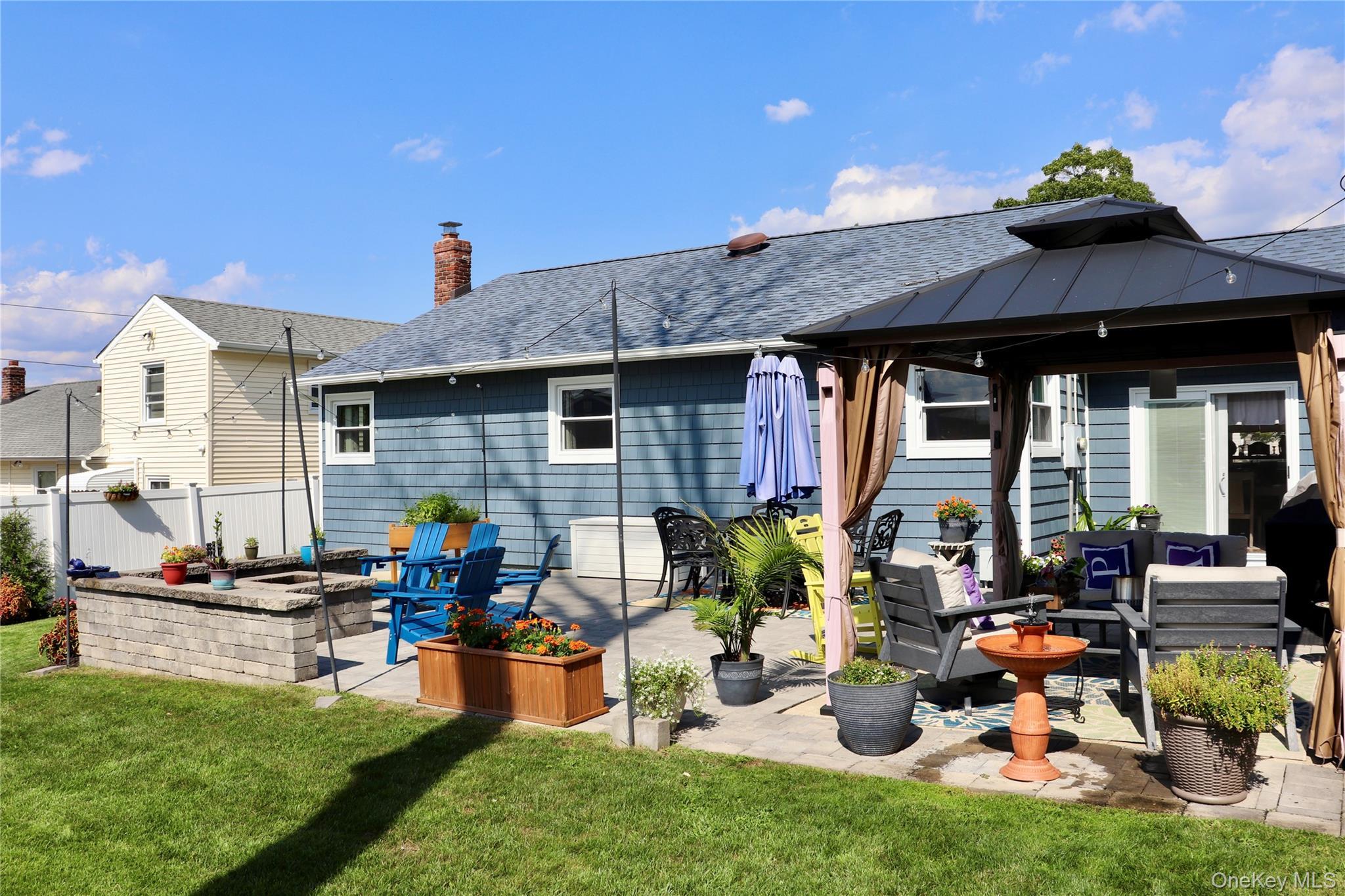 Single Family Prestwick Terrace Nassau County, NY 11542, MLS-1043084-23