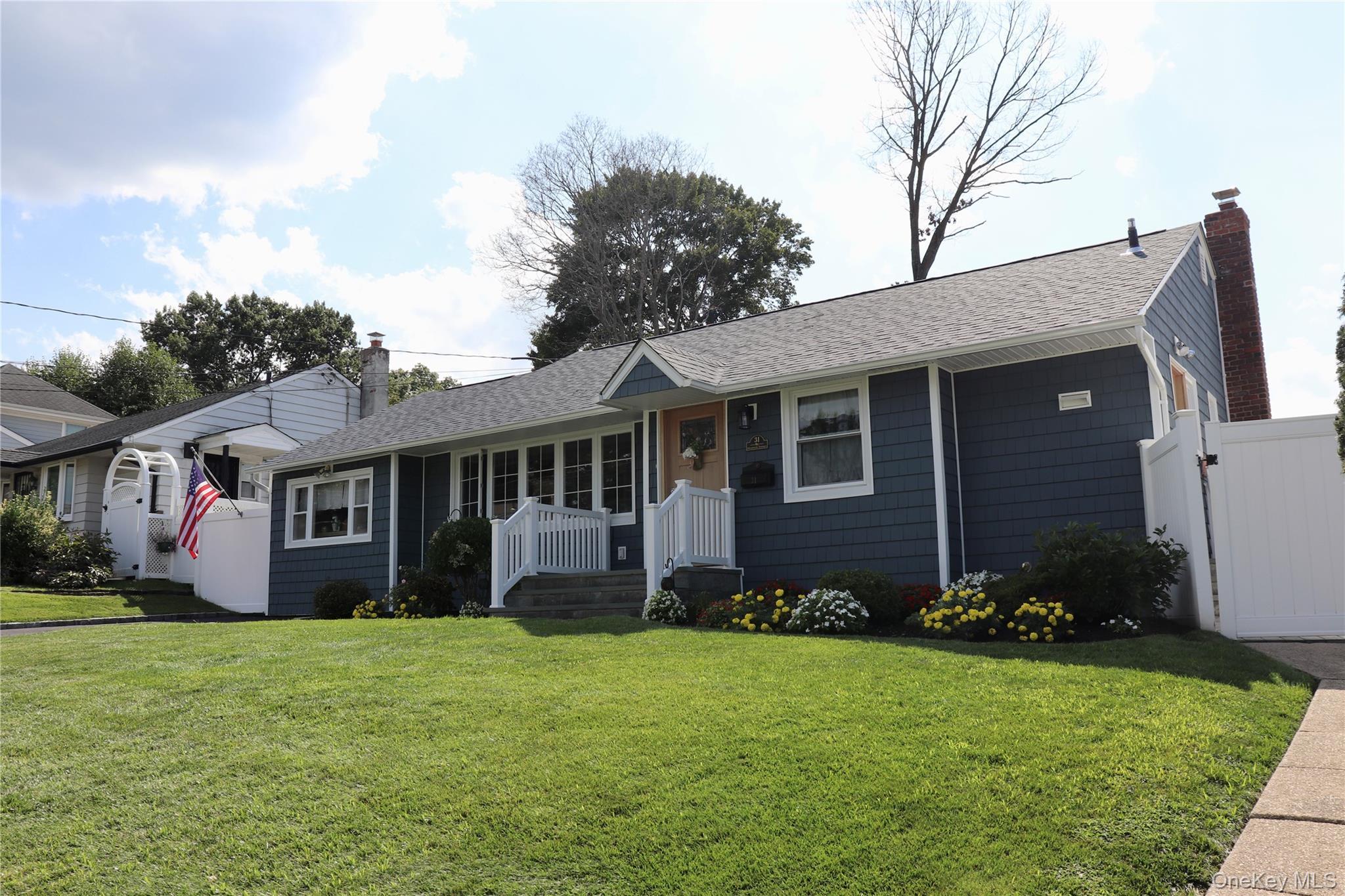 Single Family Prestwick Terrace Nassau County, NY 11542, MLS-1043084-3
