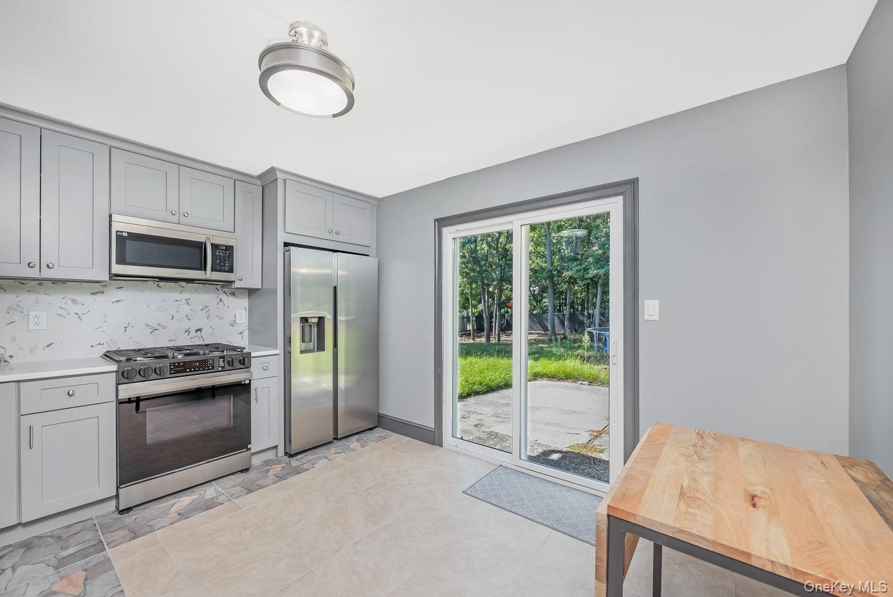 Single Family Ontario Street Suffolk County, NY 11776, MLS-1043085-10