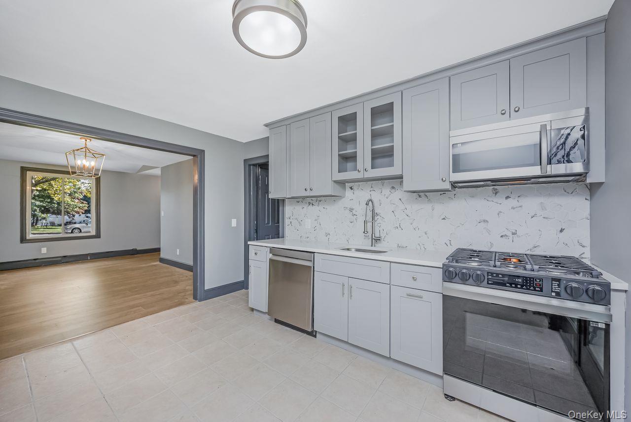 Single Family Ontario Street Suffolk County, NY 11776, MLS-1043085-11