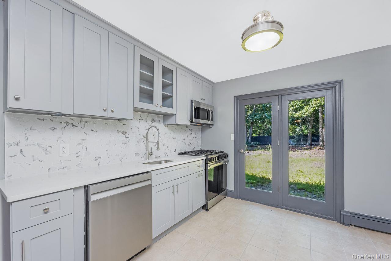 Single Family Ontario Street Suffolk County, NY 11776, MLS-1043085-12
