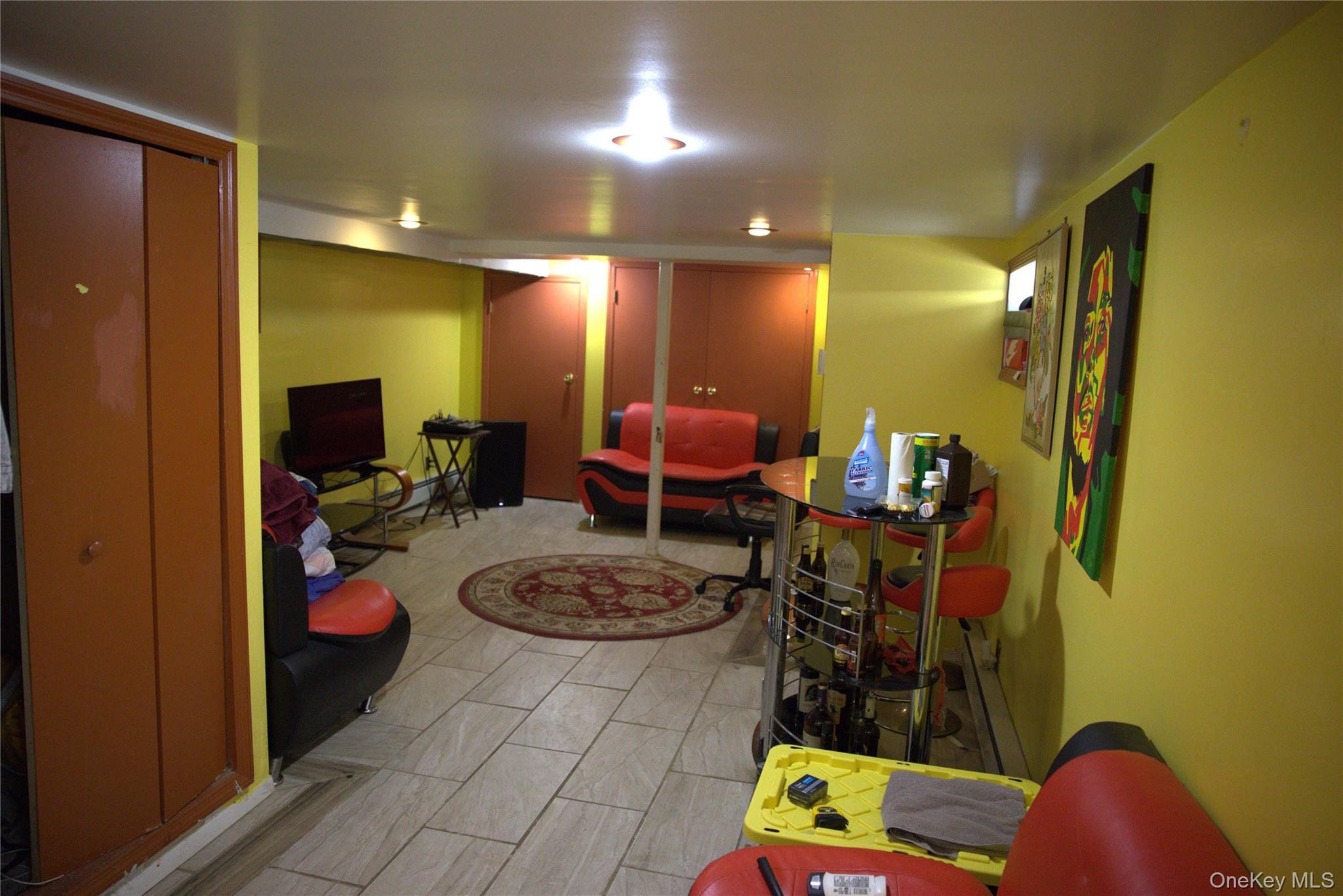 Single Family Se 199 Street Se Queens, NY 11412, MLS-1043100-17