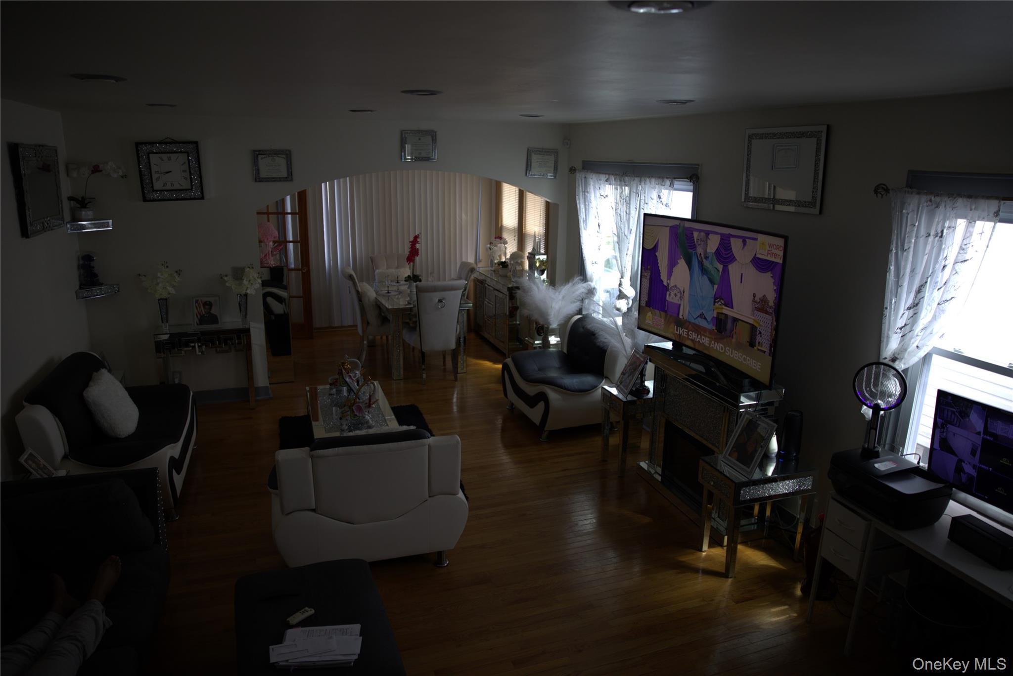 Single Family Se 199 Street Se Queens, NY 11412, MLS-1043100-19
