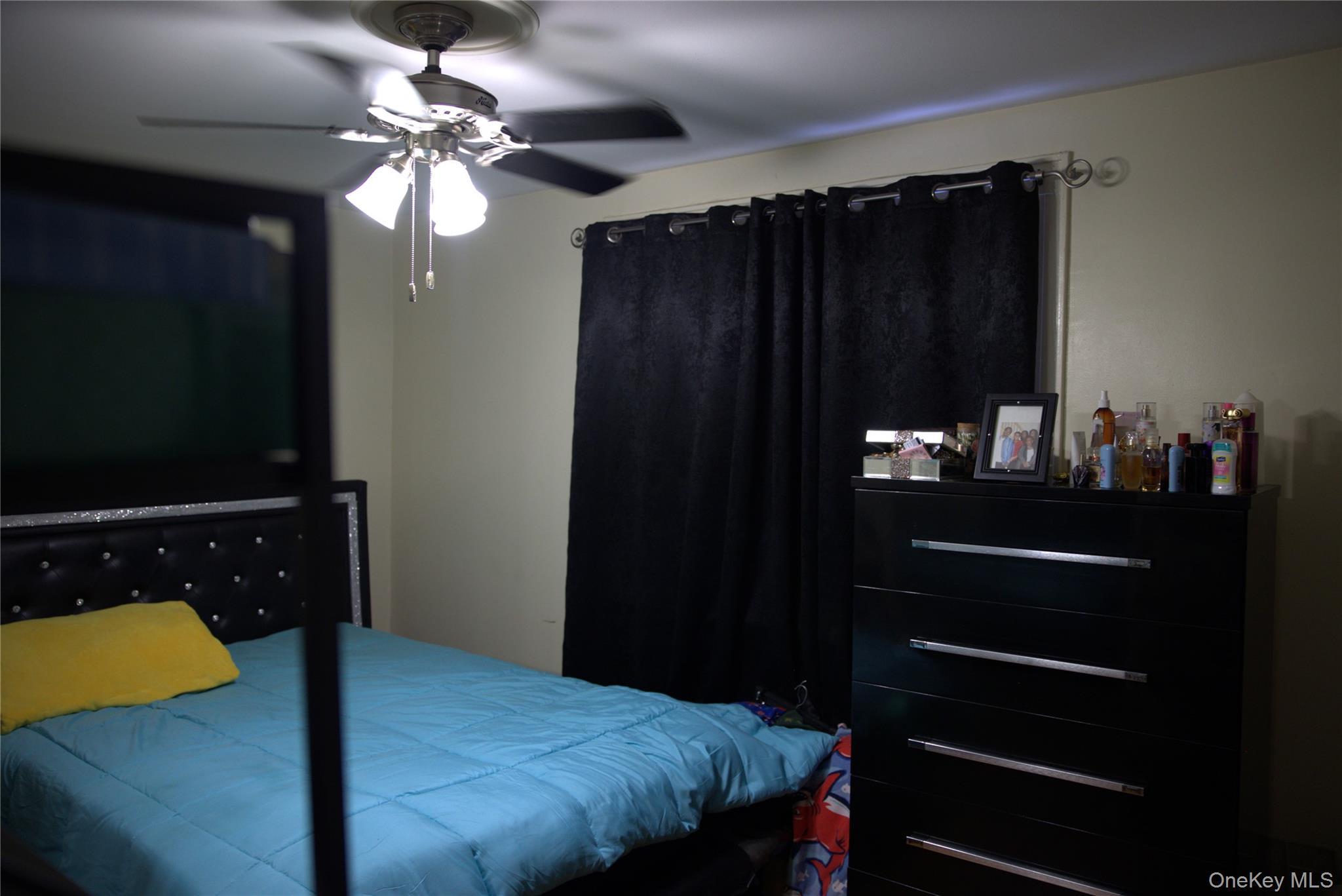 Single Family Se 199 Street Se Queens, NY 11412, MLS-1043100-21