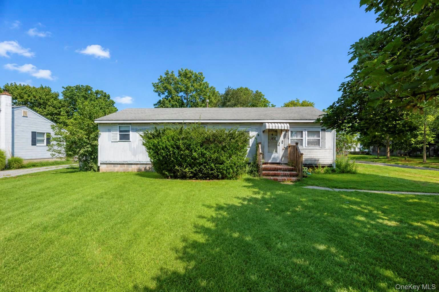 Single Family Boisseau Avenue Suffolk County, NY 11971, MLS-1043112-31