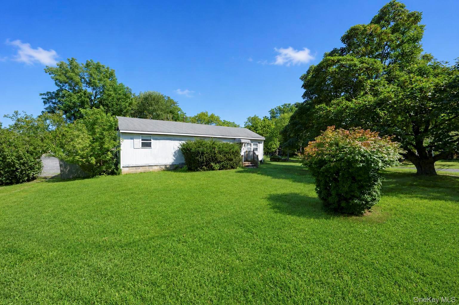 Single Family Boisseau Avenue Suffolk County, NY 11971, MLS-1043112-32