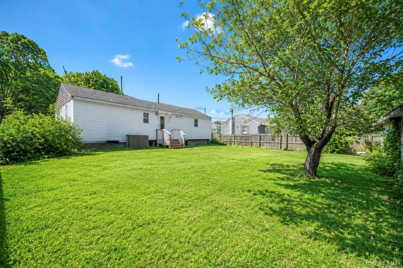 Single Family Boisseau Avenue Suffolk County, NY 11971, MLS-1043112-34