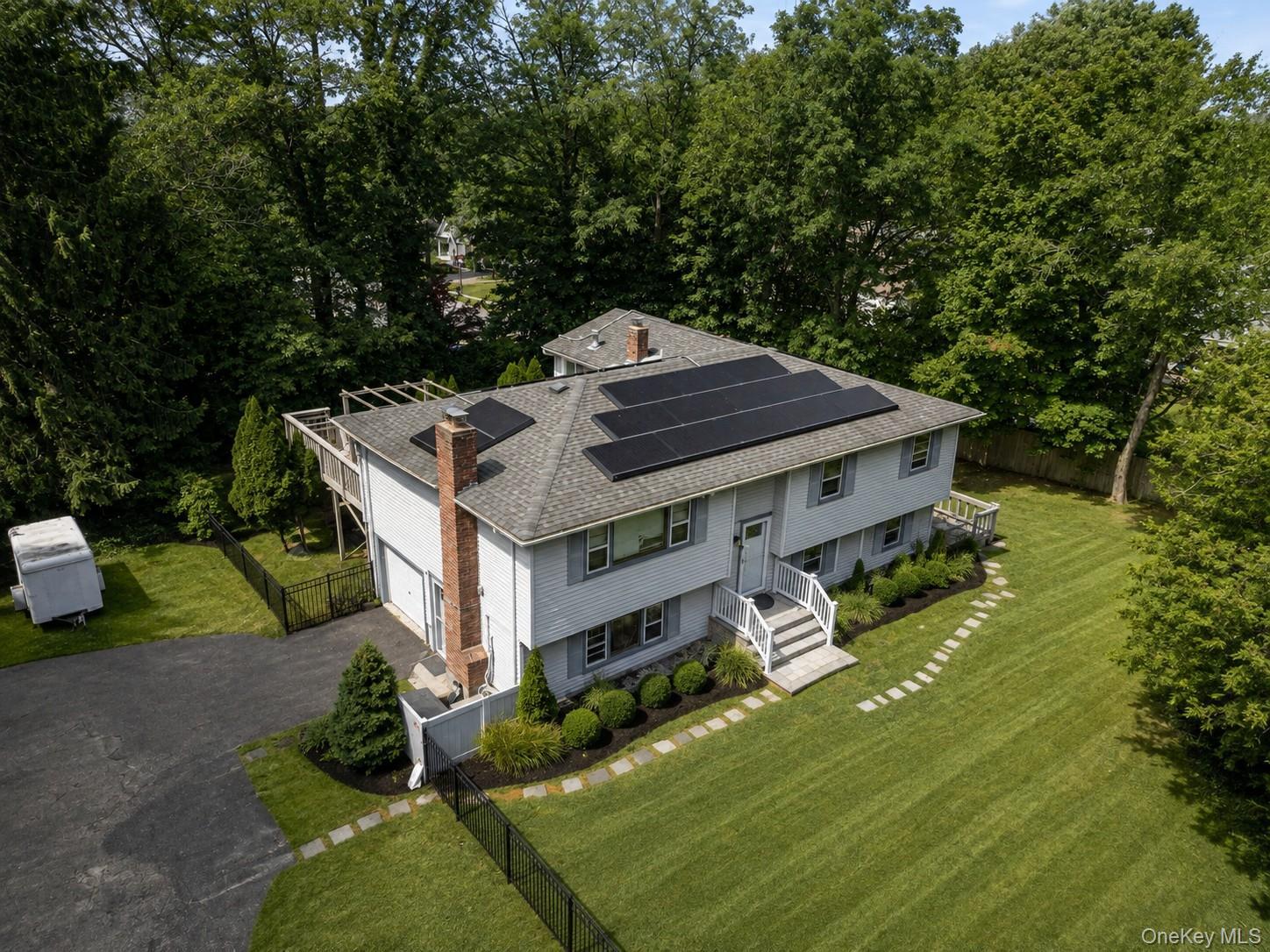 Single Family Woodhull Road Suffolk County, NY 11743, MLS-1043127-2