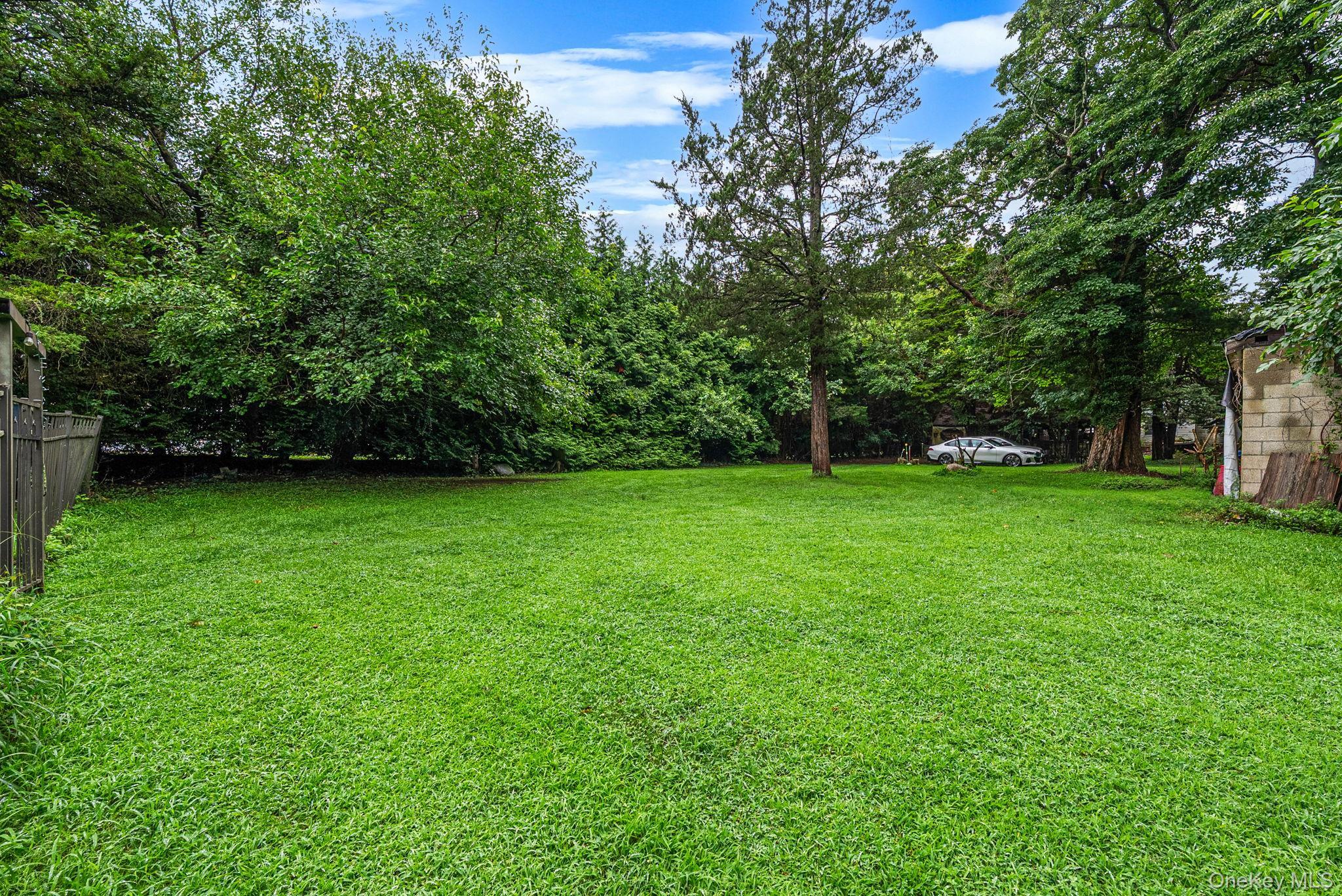 Single Family Dyke Road  Suffolk County, NY 11733, MLS-1043169-23