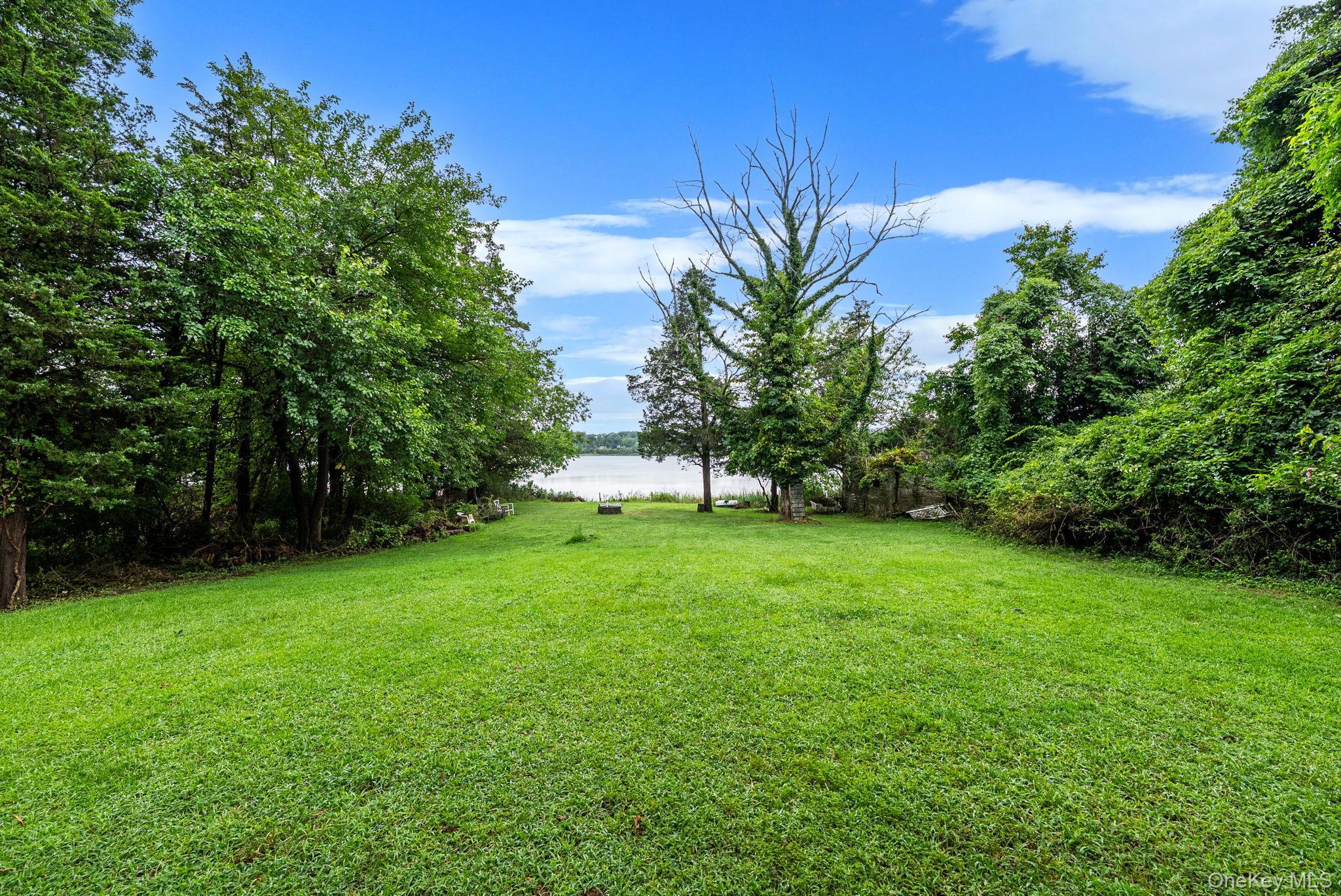 Single Family Dyke Road Suffolk County, NY 11733, MLS-1043169-9
