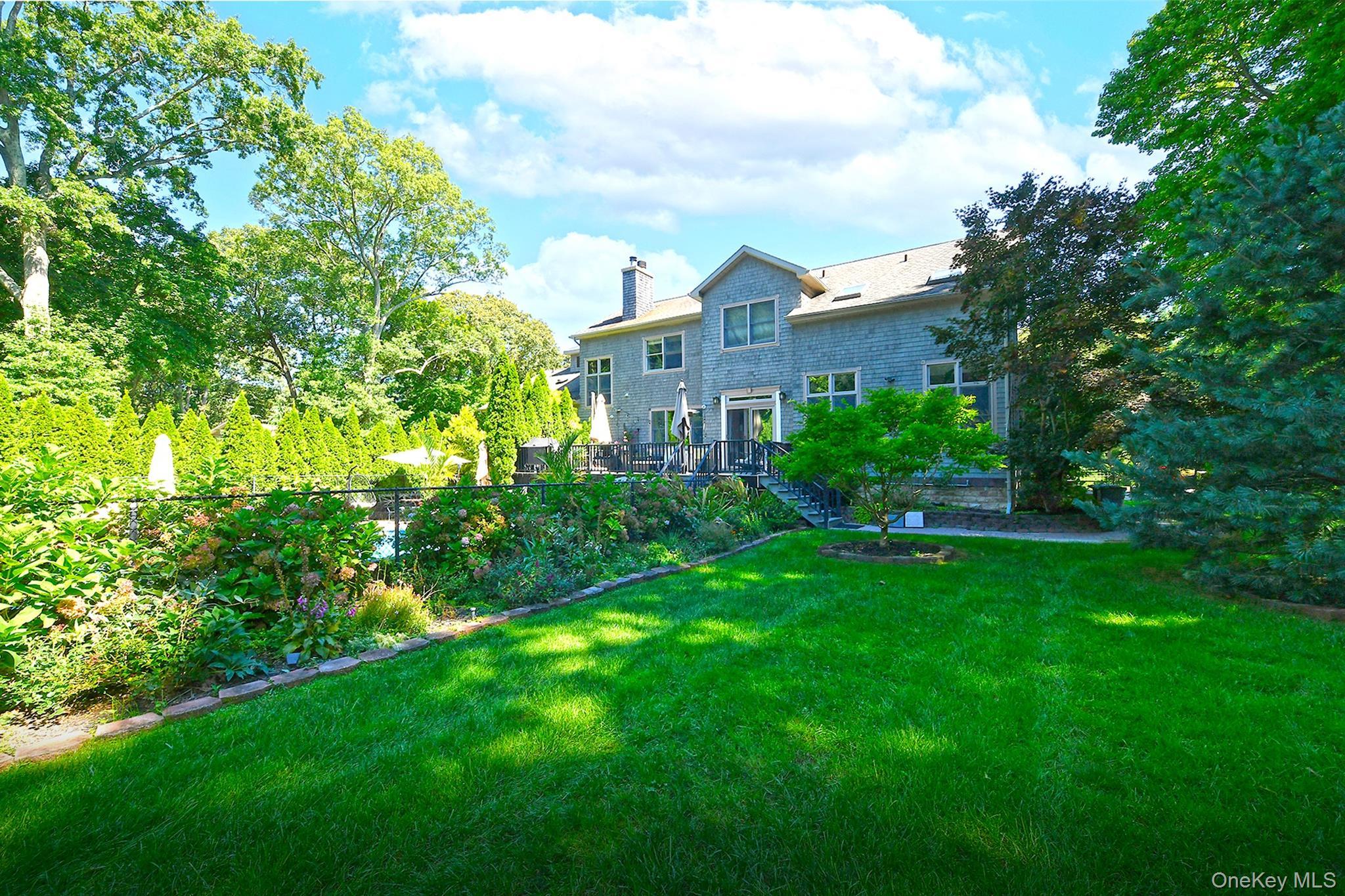 Single Family Sparrow Lane Suffolk County, NY 11743, MLS-1043174-34