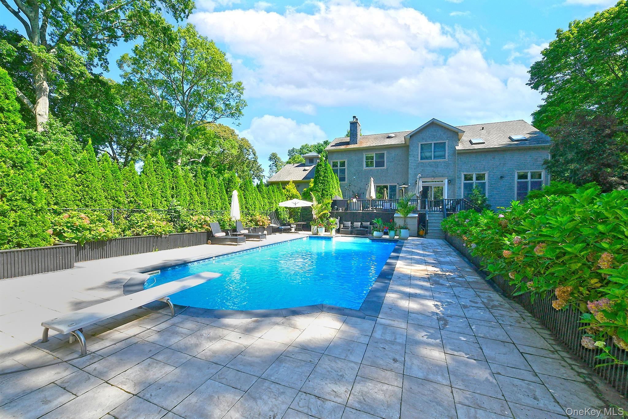 Single Family Sparrow Lane Suffolk County, NY 11743, MLS-1043174-35