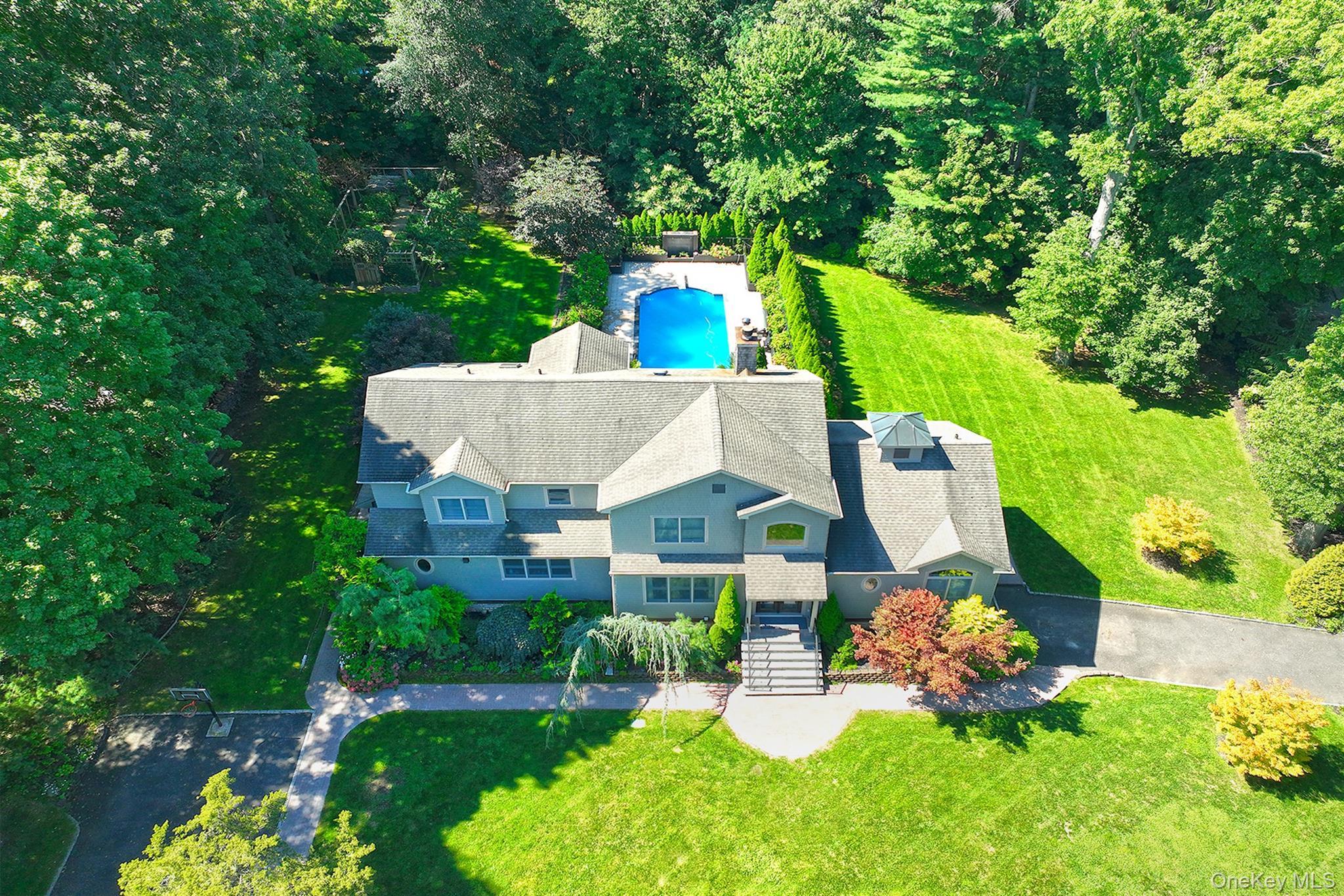 Single Family Sparrow Lane Suffolk County, NY 11743, MLS-1043174-38