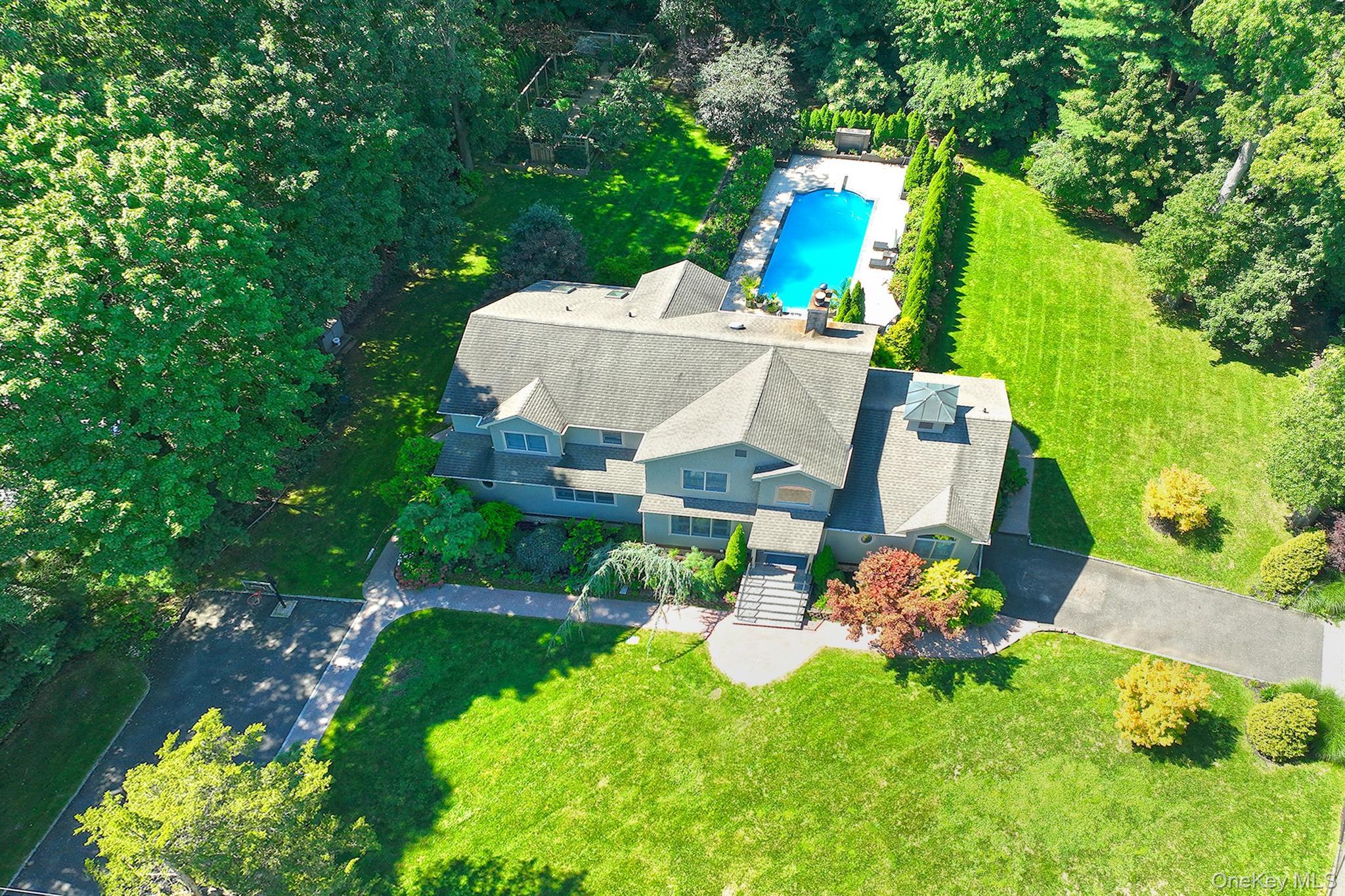 Single Family Sparrow Lane Suffolk County, NY 11743, MLS-1043174-39