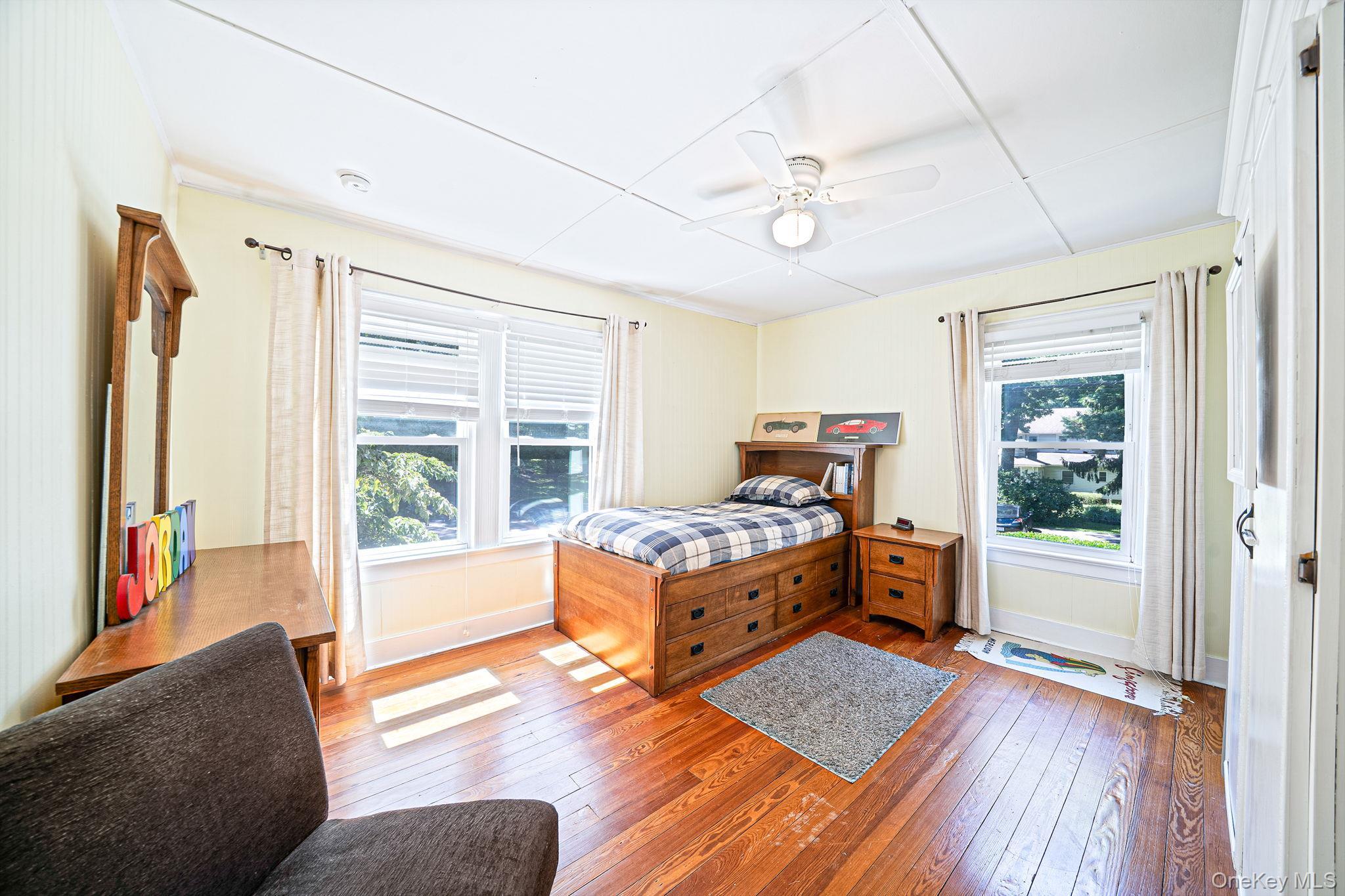 Single Family Quaker Path  Suffolk County, NY 11733, MLS-1043191-16