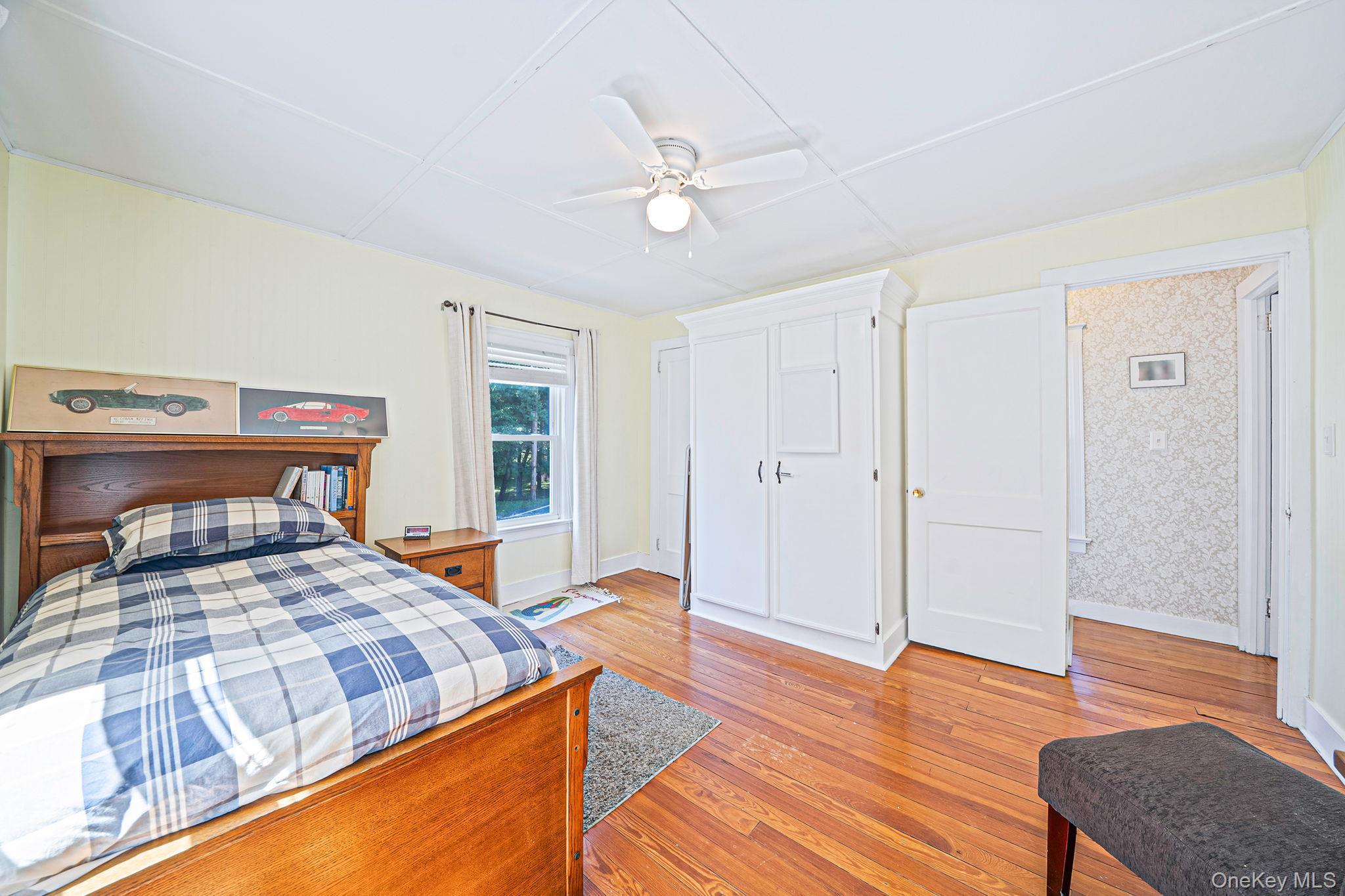 Single Family Quaker Path  Suffolk County, NY 11733, MLS-1043191-17