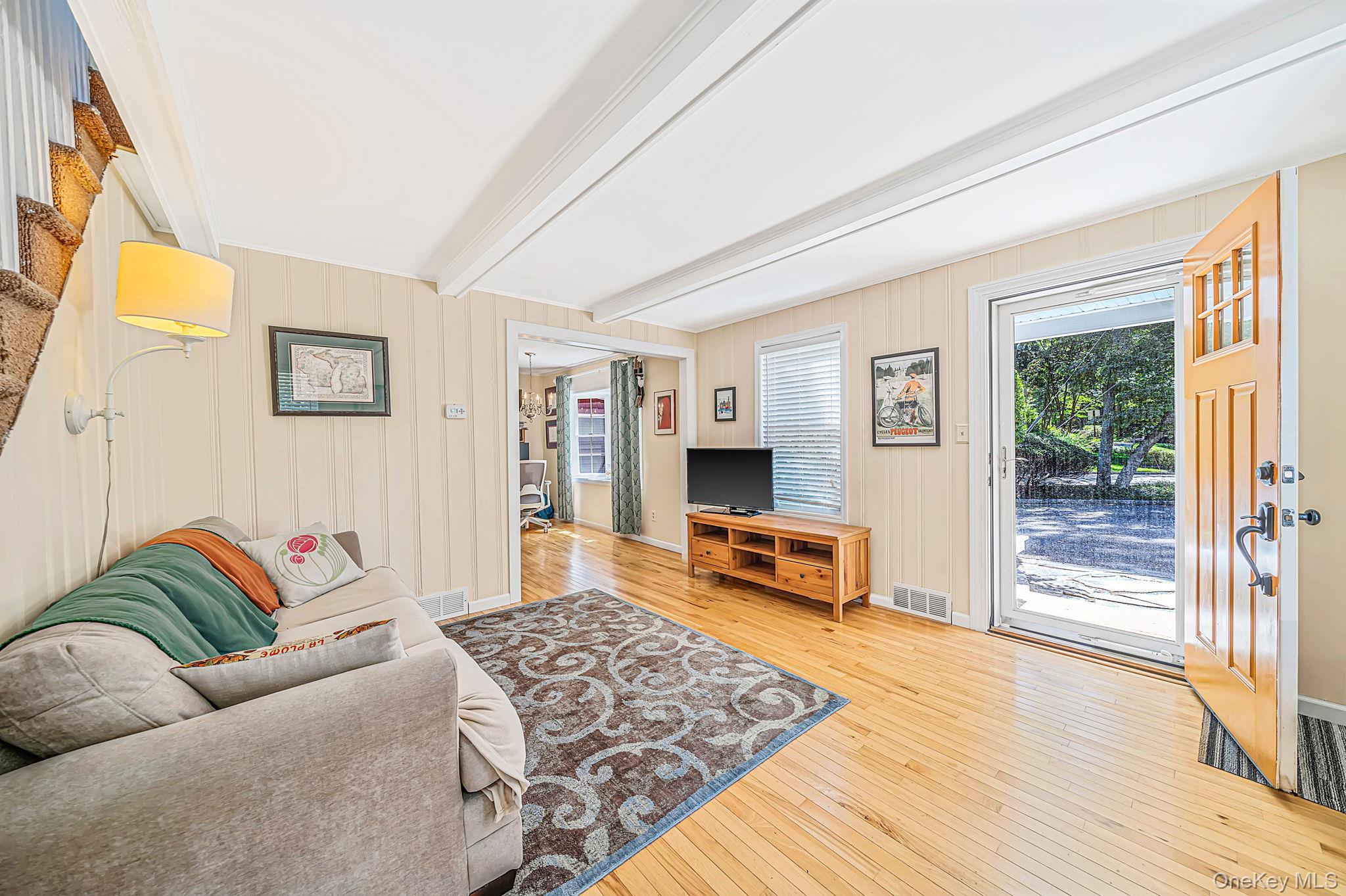 Single Family Quaker Path  Suffolk County, NY 11733, MLS-1043191-3